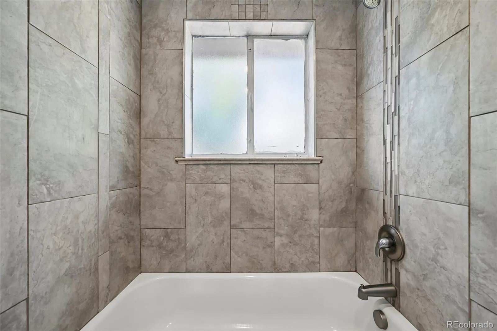 2261 Oakland Street Aurora CO 80010 | MLS #REC1913796 10062026034124 1600 23