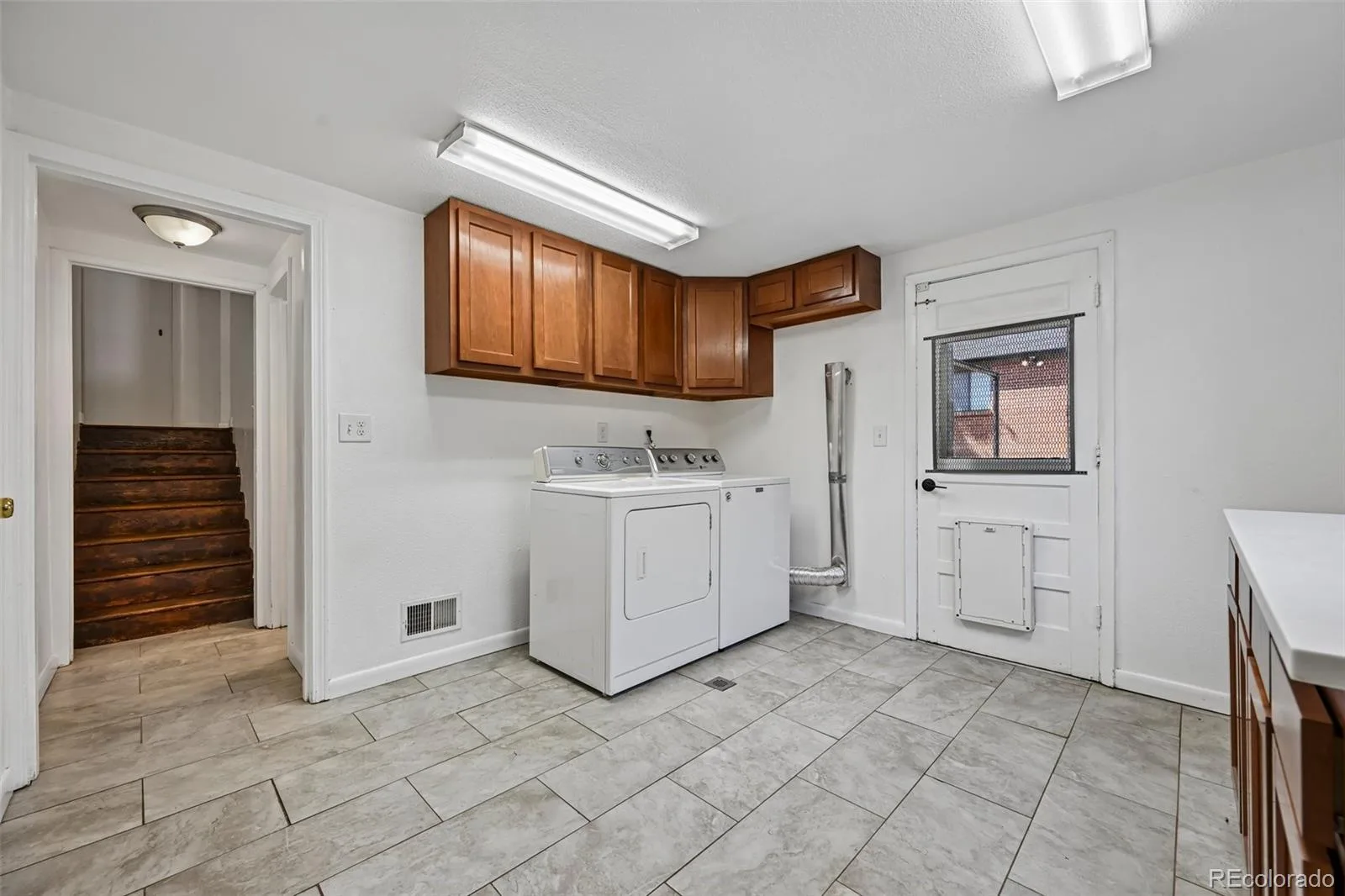 2261 Oakland Street Aurora CO 80010 | MLS #REC1913796 10062026034124 1600 26