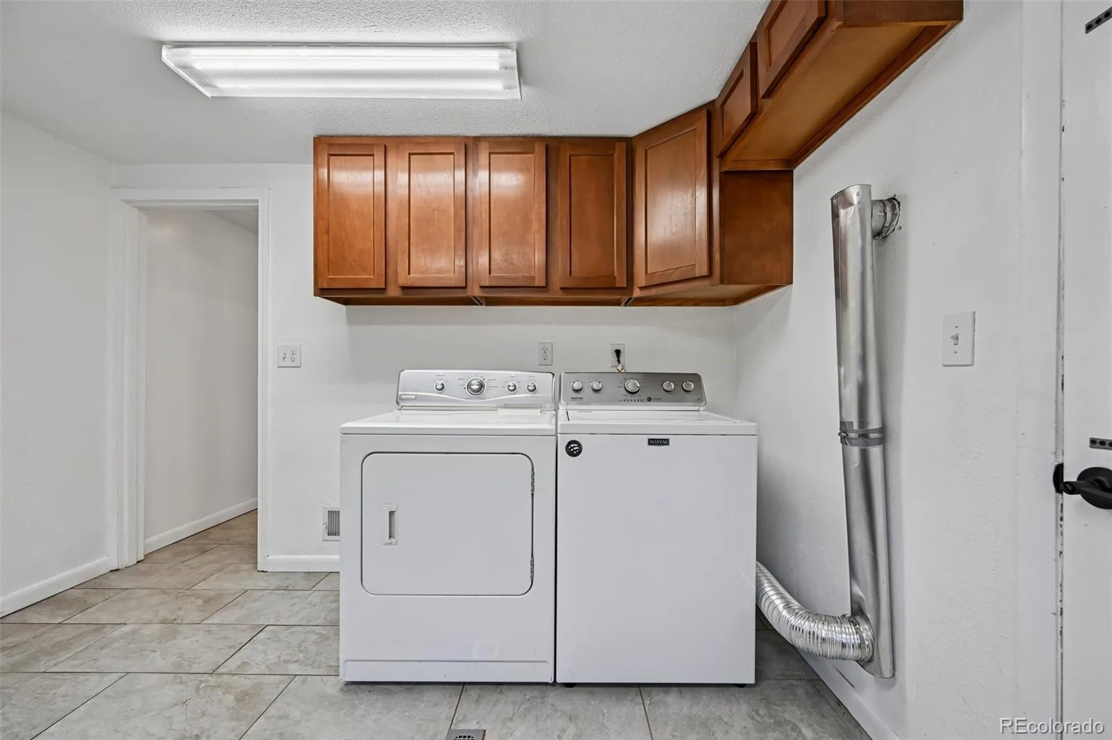 2261 Oakland Street Aurora CO 80010 | MLS #REC1913796 10062026034124 1600 27
