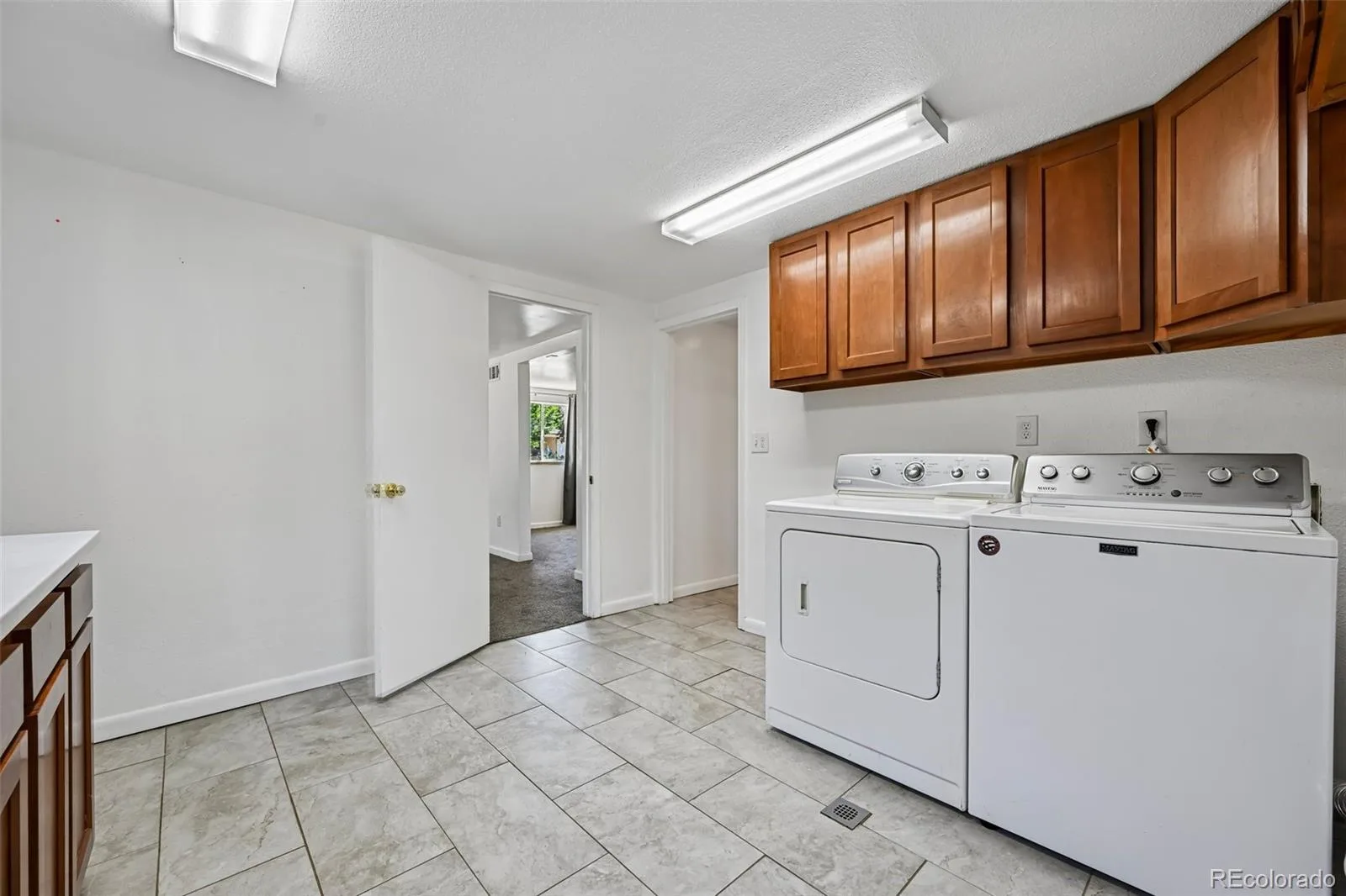 2261 Oakland Street Aurora CO 80010 | MLS #REC1913796 10062026034124 1600 28