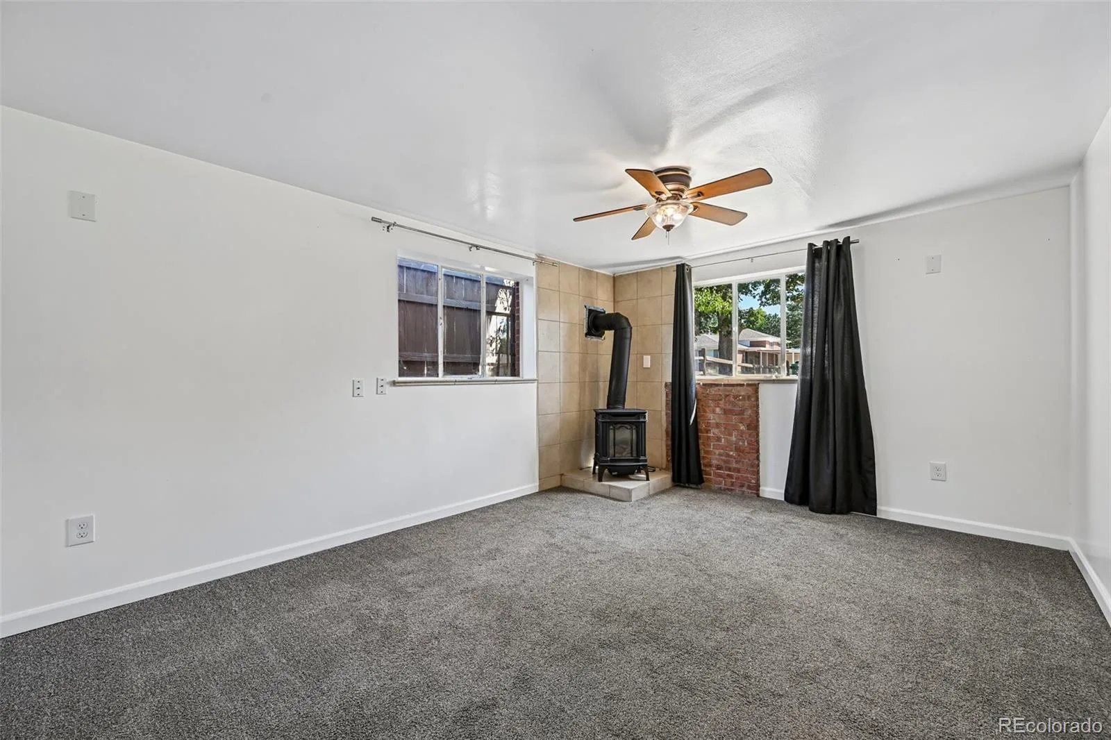 2261 Oakland Street Aurora CO 80010 | MLS #REC1913796 10062026034124 1600 29