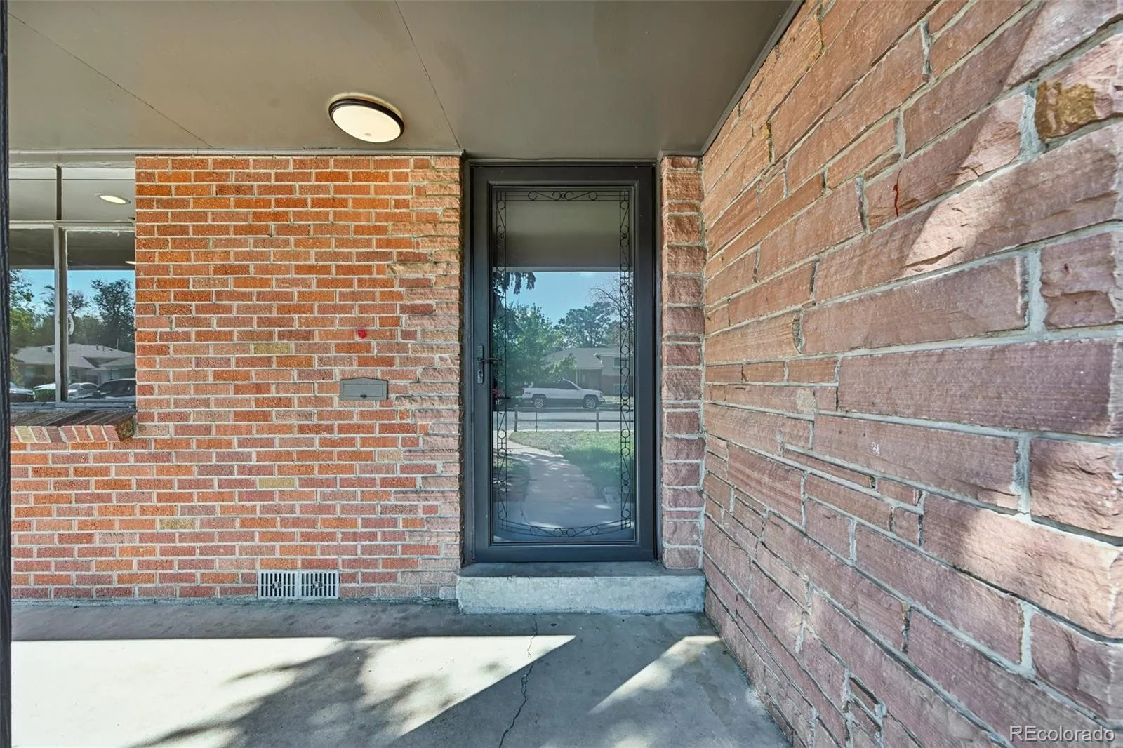 2261 Oakland Street Aurora CO 80010 | MLS #REC1913796 10062026034124 1600 3