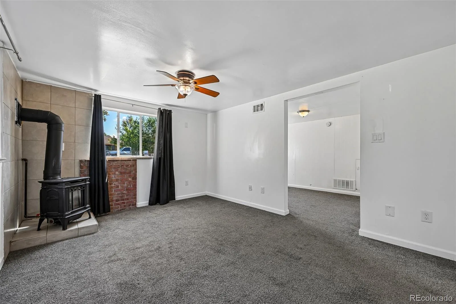 2261 Oakland Street Aurora CO 80010 | MLS #REC1913796 10062026034124 1600 30