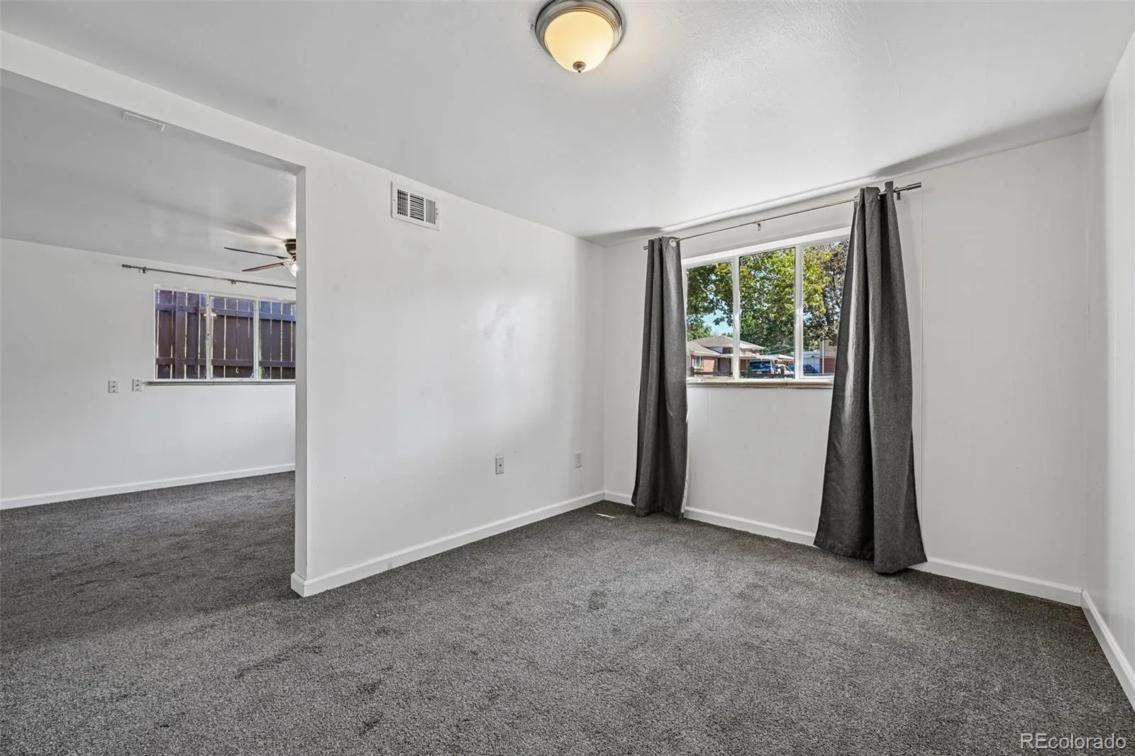 2261 Oakland Street Aurora CO 80010 | MLS #REC1913796 10062026034124 1600 35