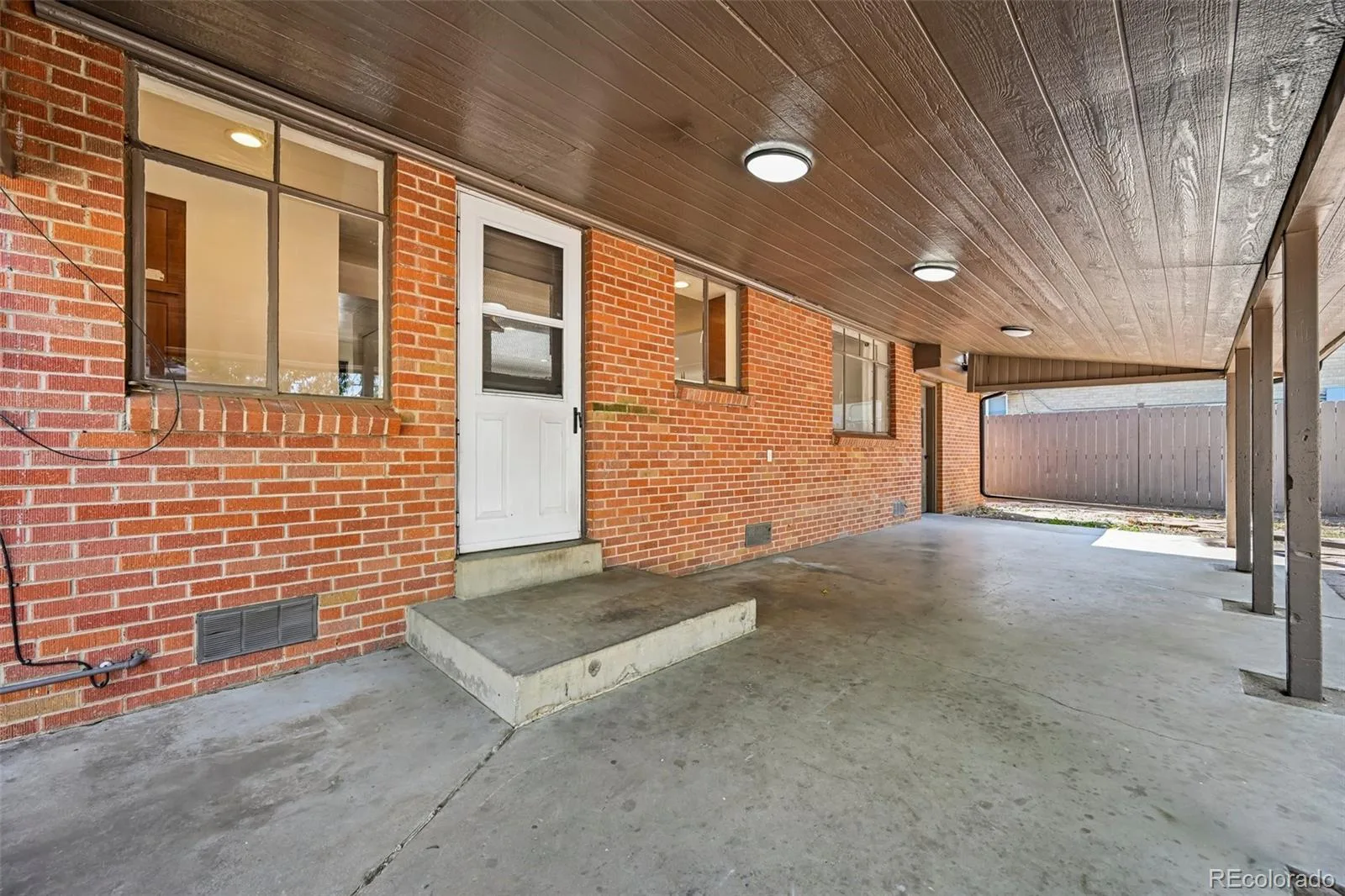 2261 Oakland Street Aurora CO 80010 | MLS #REC1913796 10062026034124 1600 38