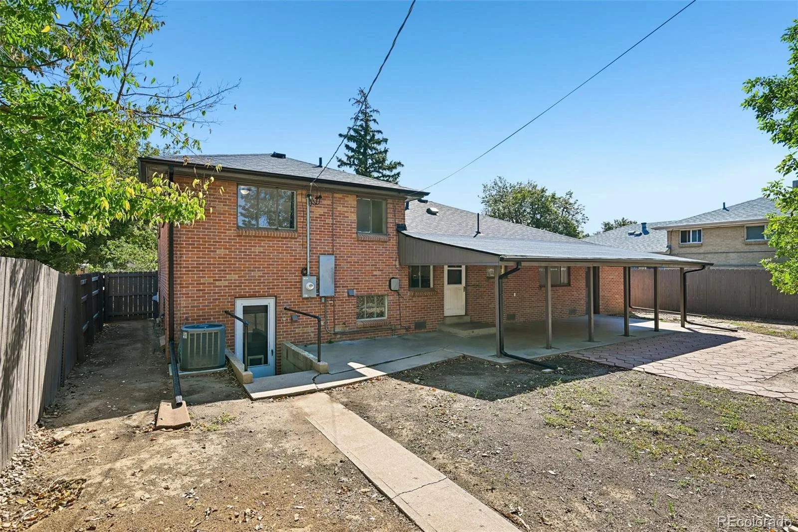 2261 Oakland Street Aurora CO 80010 | MLS #REC1913796 10062026034124 1600 41
