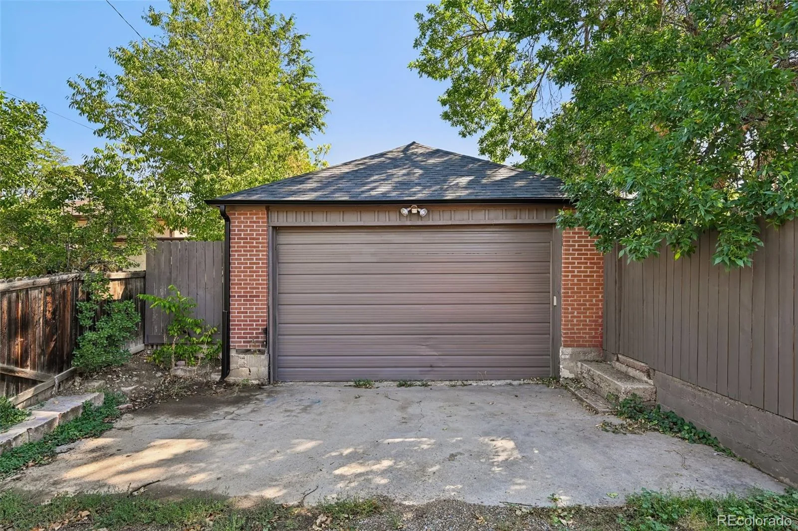 2261 Oakland Street Aurora CO 80010 | MLS #REC1913796 10062026034124 1600 43