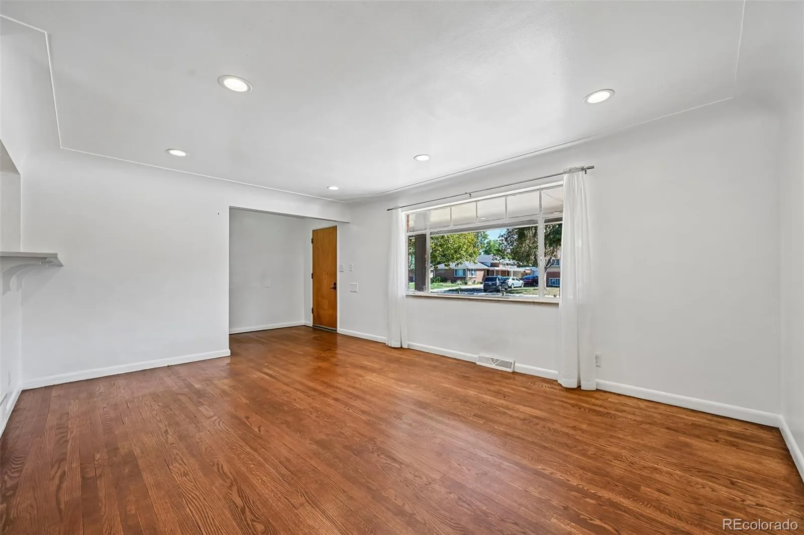 2261 Oakland Street Aurora CO 80010 | MLS #REC1913796 10062026034124 1600 5