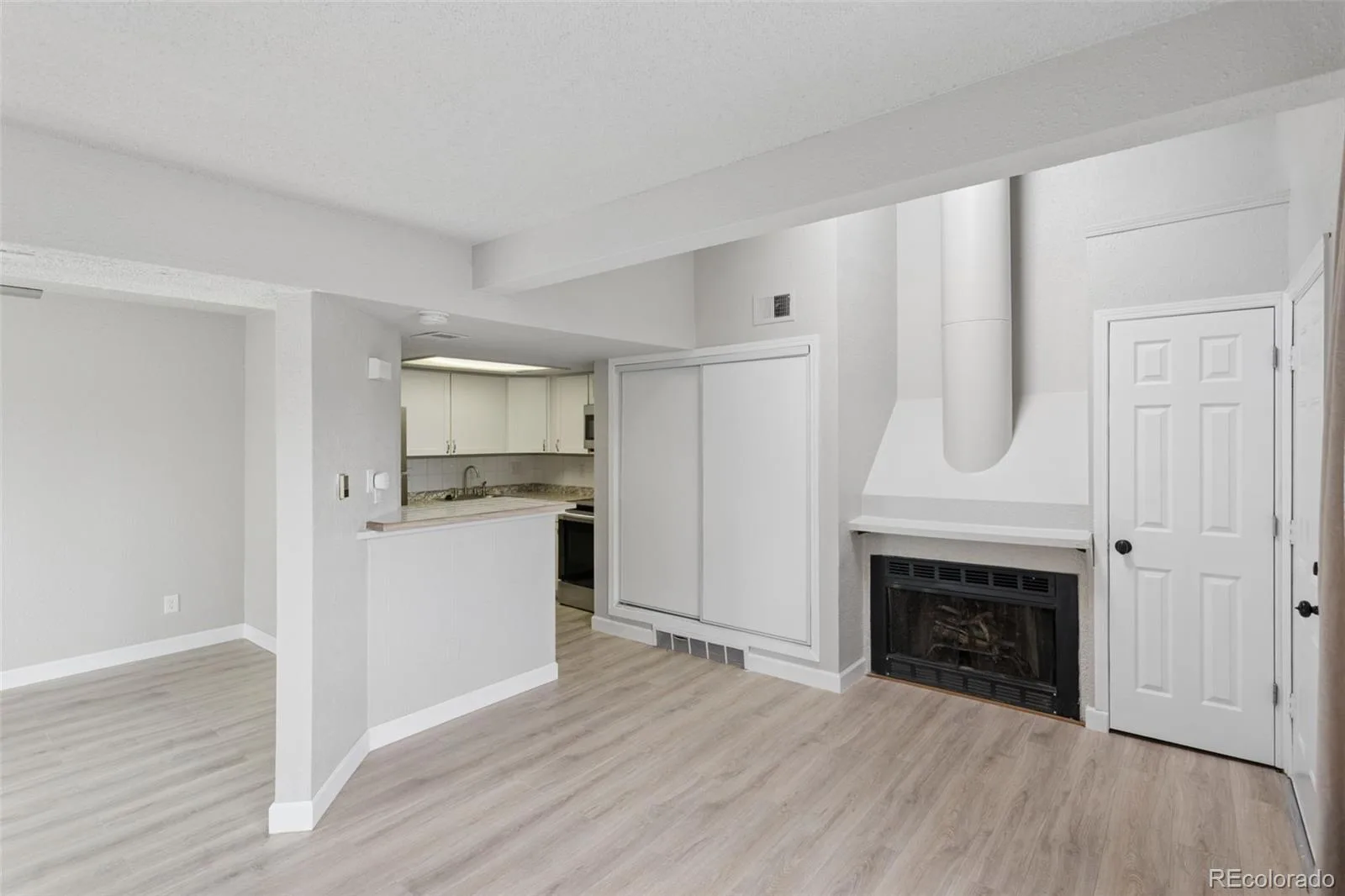 17054 E Tennessee Drive #207 Aurora CO 80017 | MLS #REC1914045 09252026173951 1600 8
