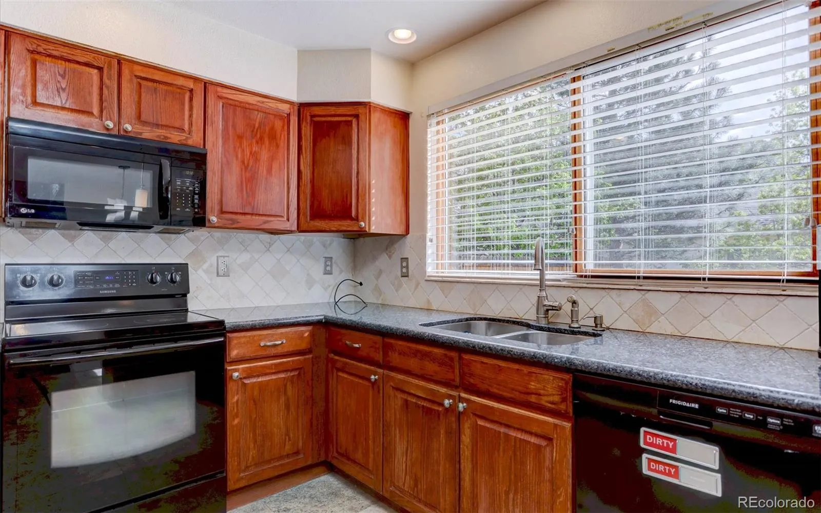 04162026204234 1600 2