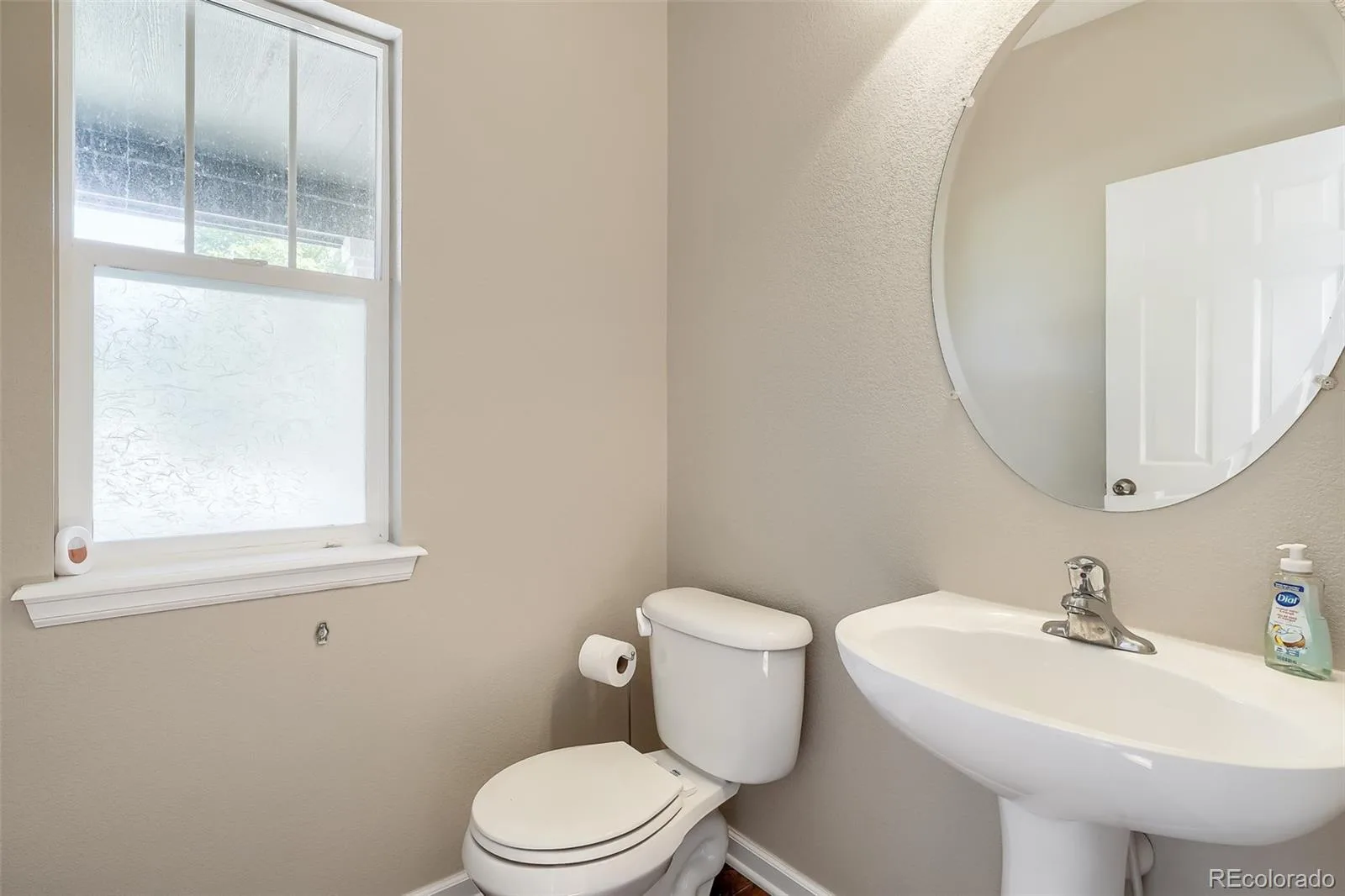 24872 E Irish Drive Aurora CO 80016 MLS #REC1921792 06192026230429 1600 17