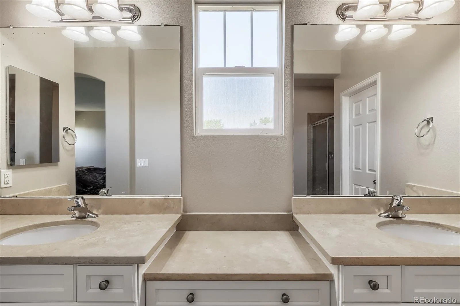 24872 E Irish Drive Aurora CO 80016 MLS #REC1921792 06192026230429 1600 19