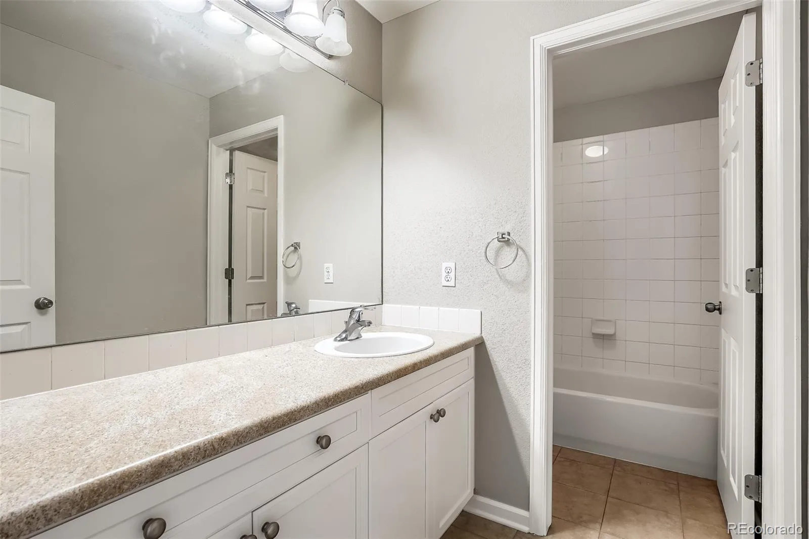 24872 E Irish Drive Aurora CO 80016 MLS #REC1921792 06192026230429 1600 22
