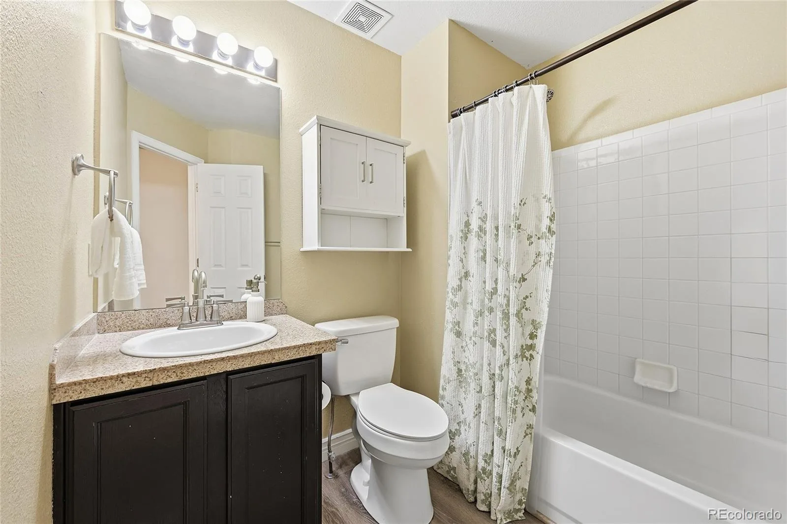 9688 Whitecliff Place Highlands Ranch CO 80129 | MLS #REC1922543 07252026161431 1600 18