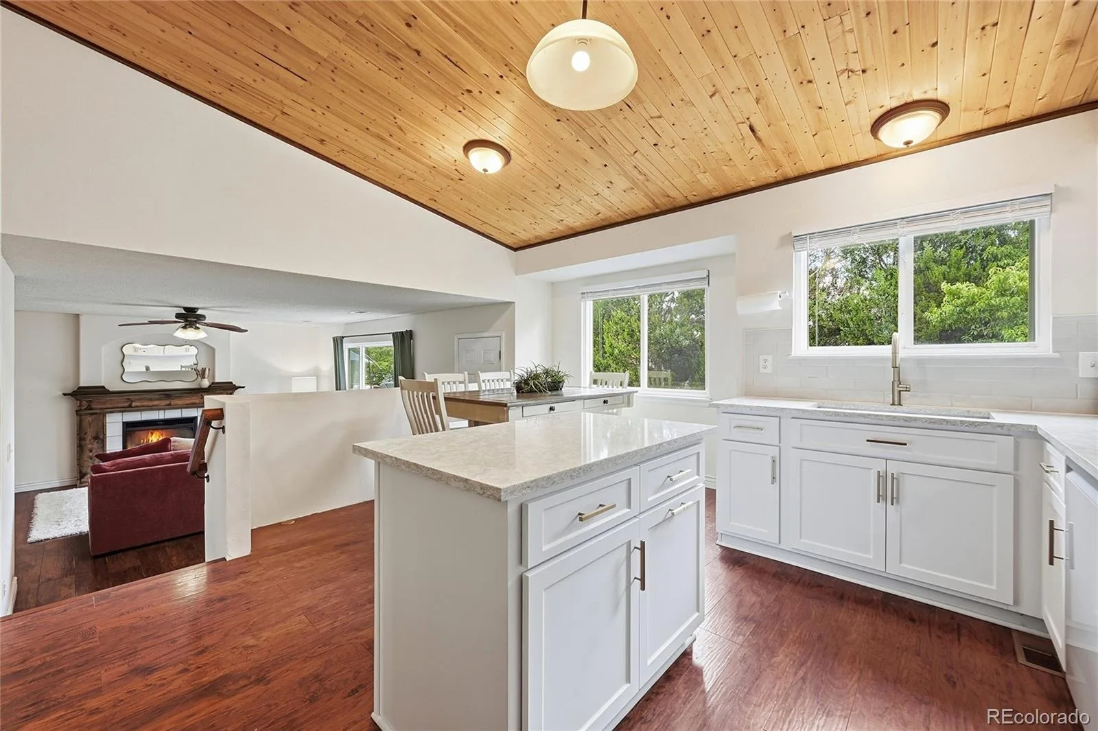 9688 Whitecliff Place Highlands Ranch CO 80129 | MLS #REC1922543 07252026161431 1600 3