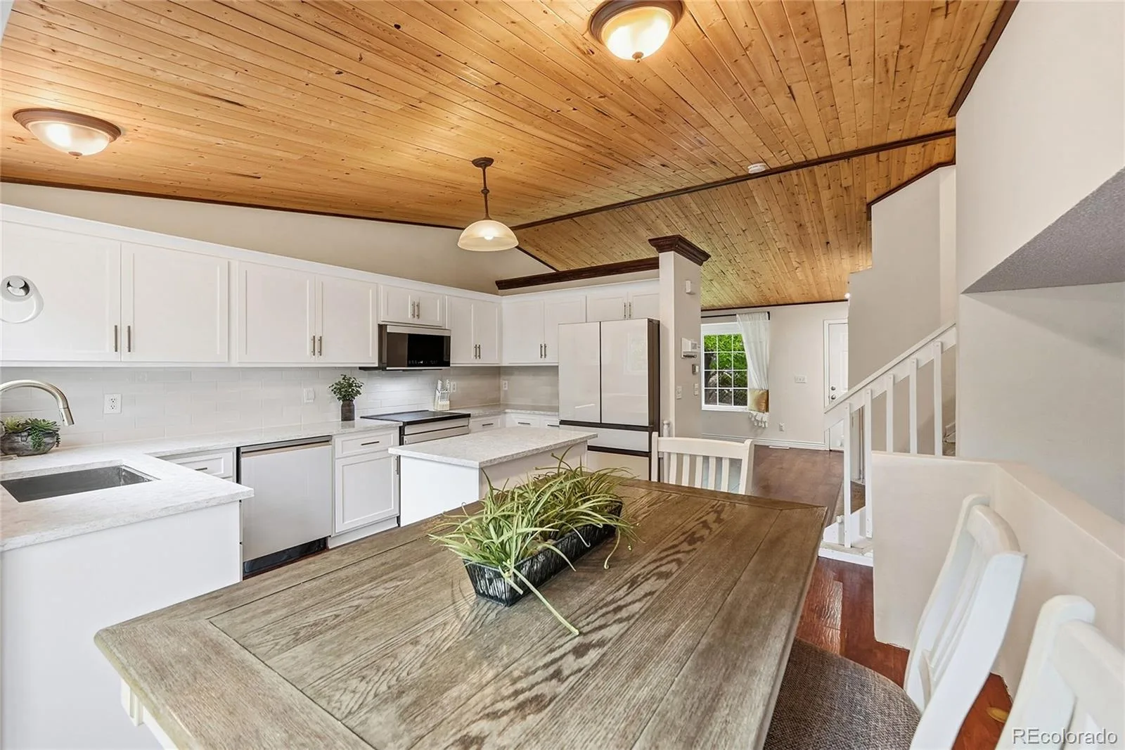 9688 Whitecliff Place Highlands Ranch CO 80129 | MLS #REC1922543 07252026161431 1600 9