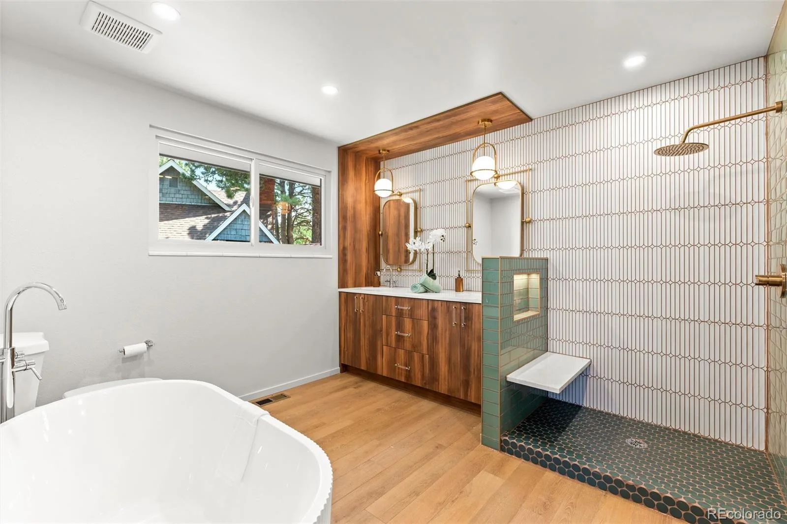 2625 Vivian Street Denver CO 80215 | MLS #REC1928322 08142026005149 1600 21