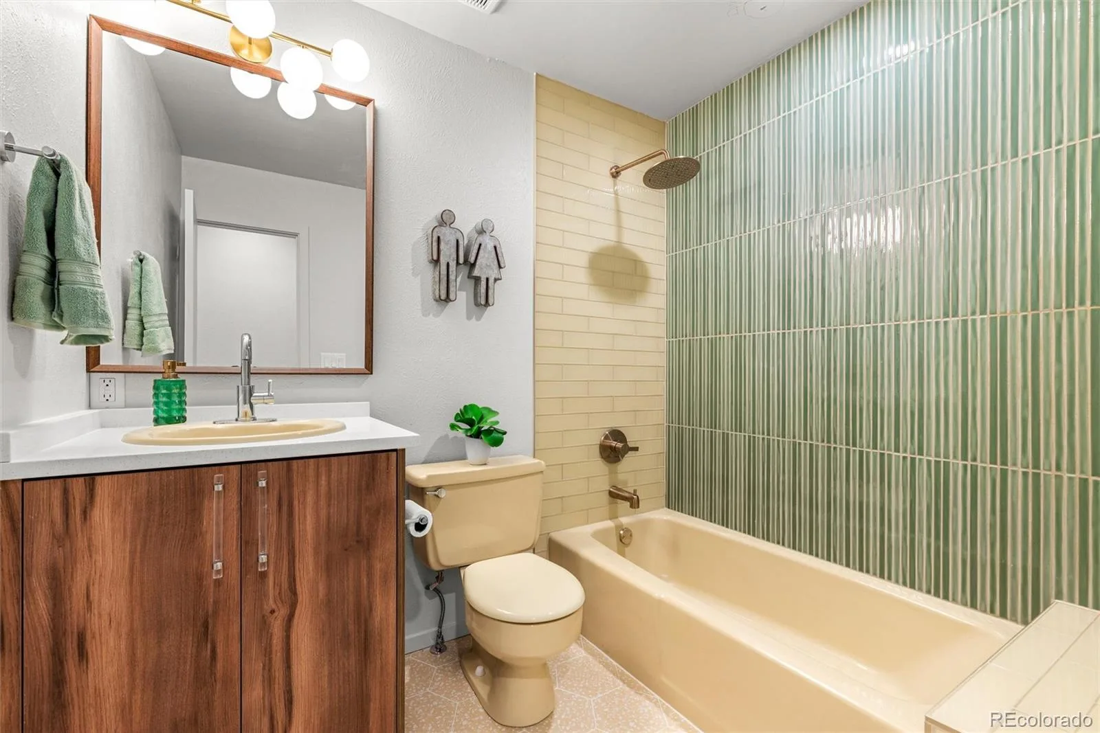2625 Vivian Street Denver CO 80215 | MLS #REC1928322 08142026005149 1600 24