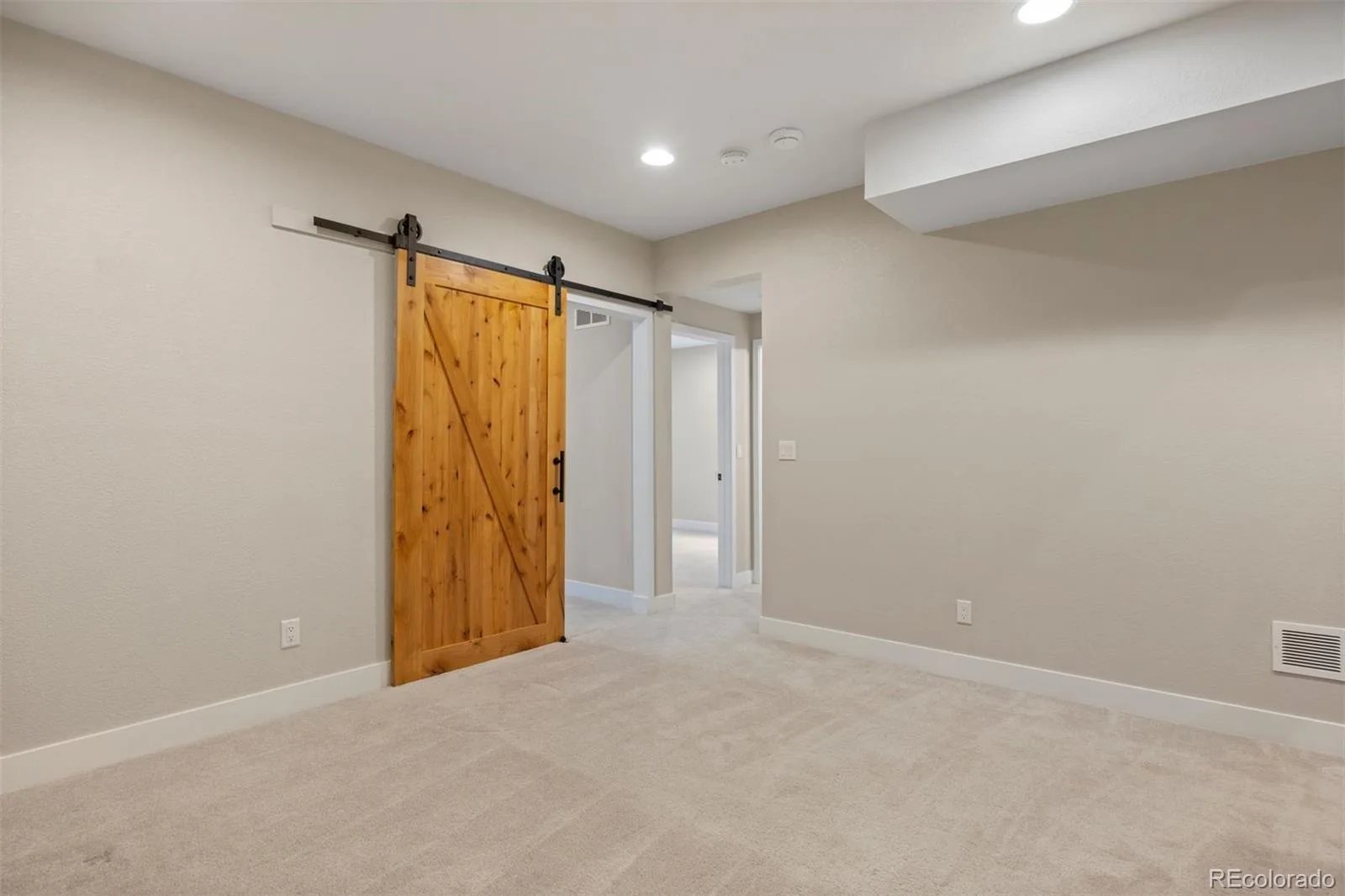 6129 Stable View Street Castle Pines CO 80108 MLS #REC1930741 06092026074750 1600 22
