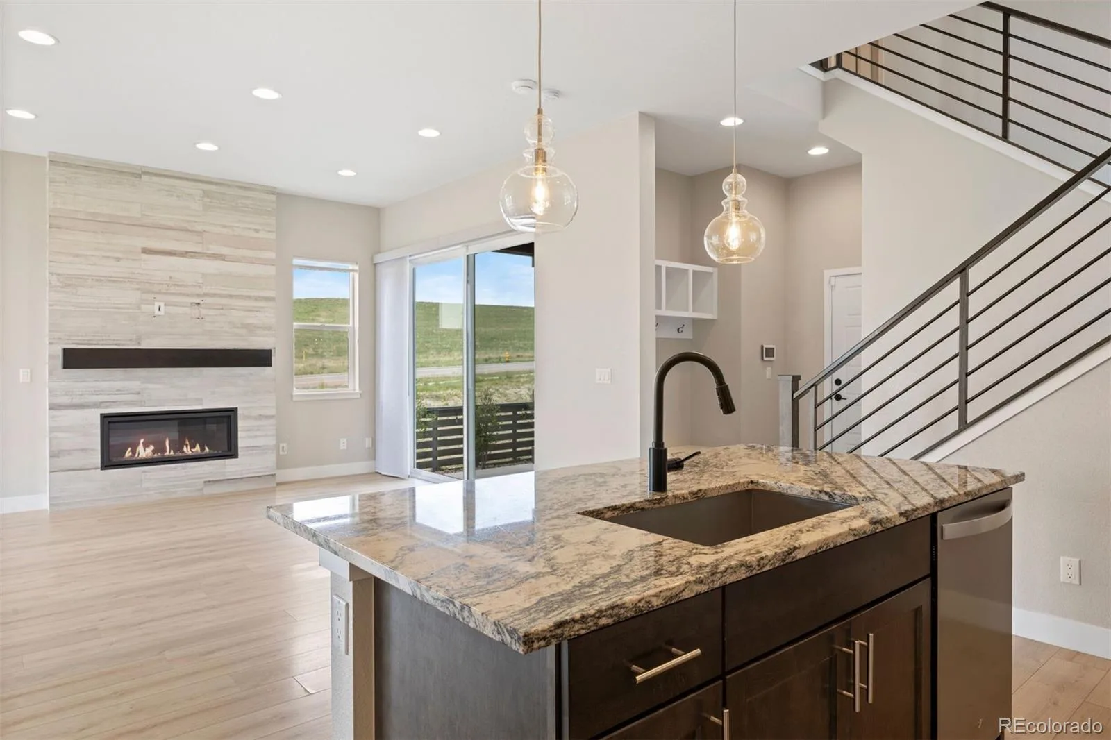 6129 Stable View Street Castle Pines CO 80108 MLS #REC1930741 06092026074750 1600 6