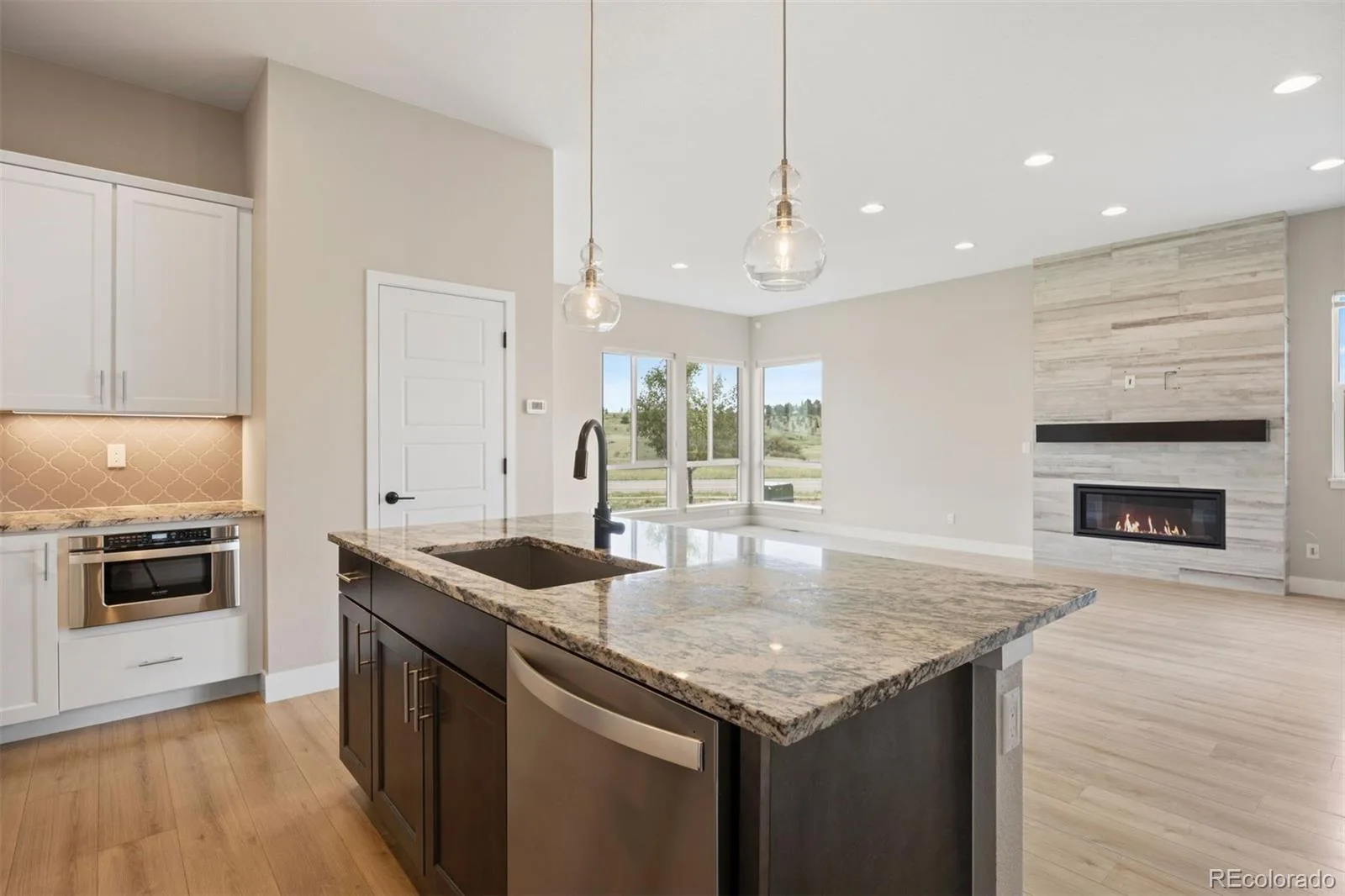 6129 Stable View Street Castle Pines CO 80108 MLS #REC1930741 06092026074750 1600 9