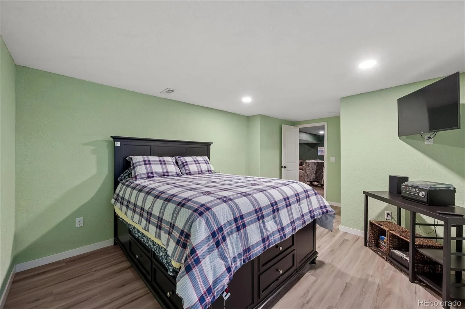 12044 E Maple Avenue Aurora CO 80012 | MLS #REC1932237 09232026111812 1600 21