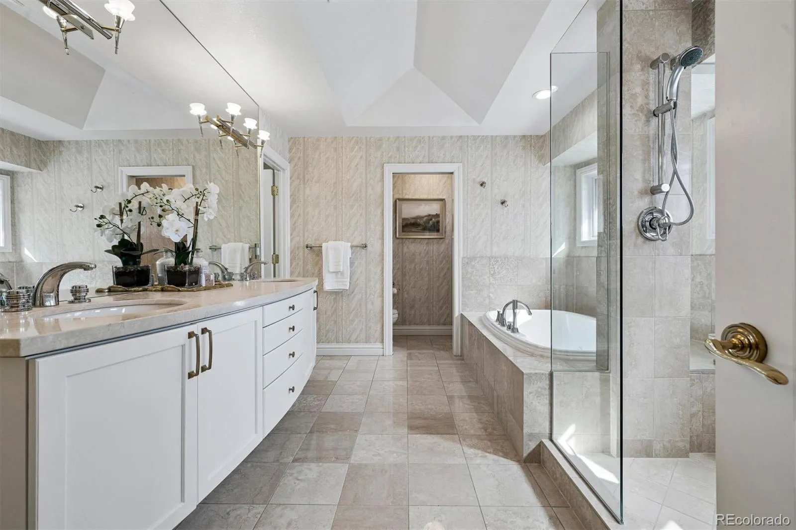 04162026204227 1600 18