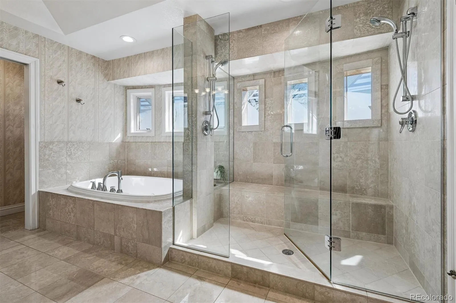 04162026204227 1600 19