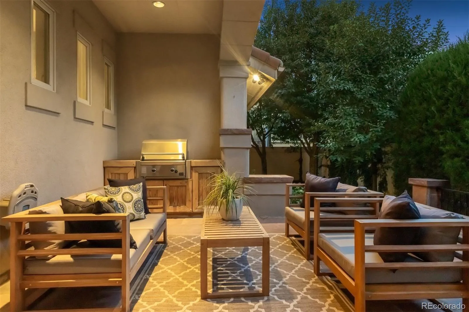 04162026204227 1600 30