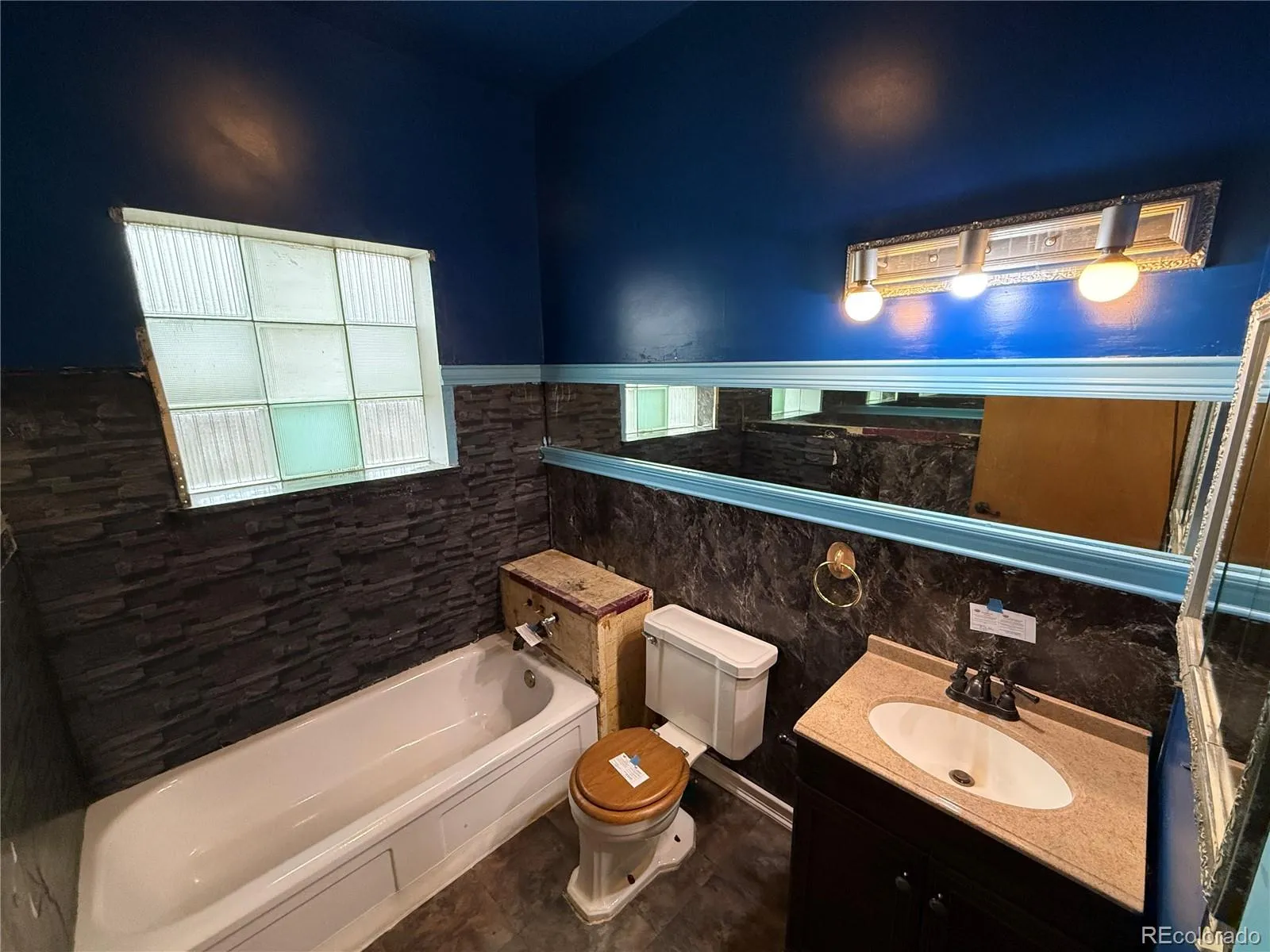 1651 Routt Street Lakewood CO 80215 MLS #REC1939054 04162026041831 1600 15