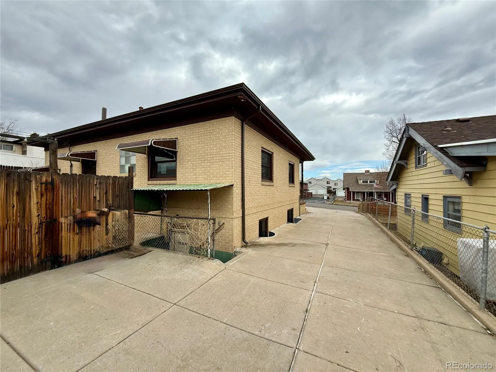 1651 Routt Street Lakewood CO 80215 MLS #REC1939054 04162026041831 1600 24