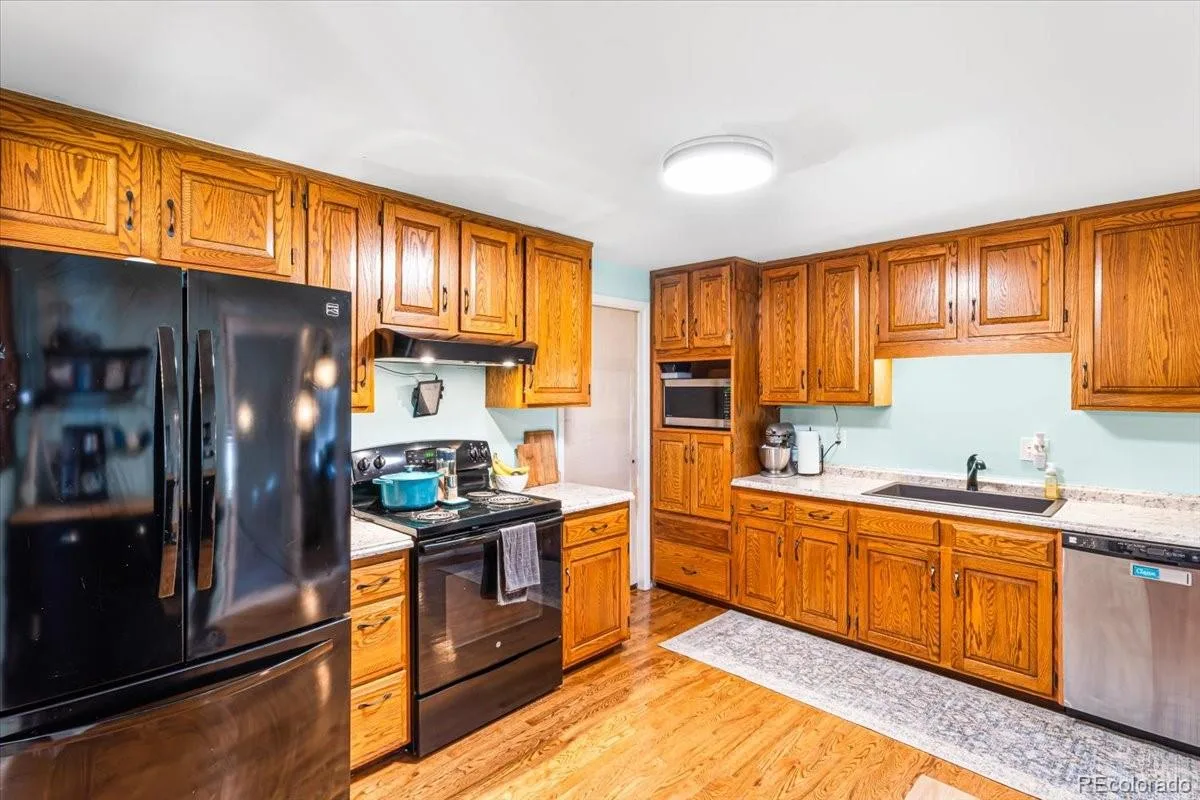 8826 Oakwood Street Westminster CO 80031 MLS #REC1944282 06192026233621 1200 12