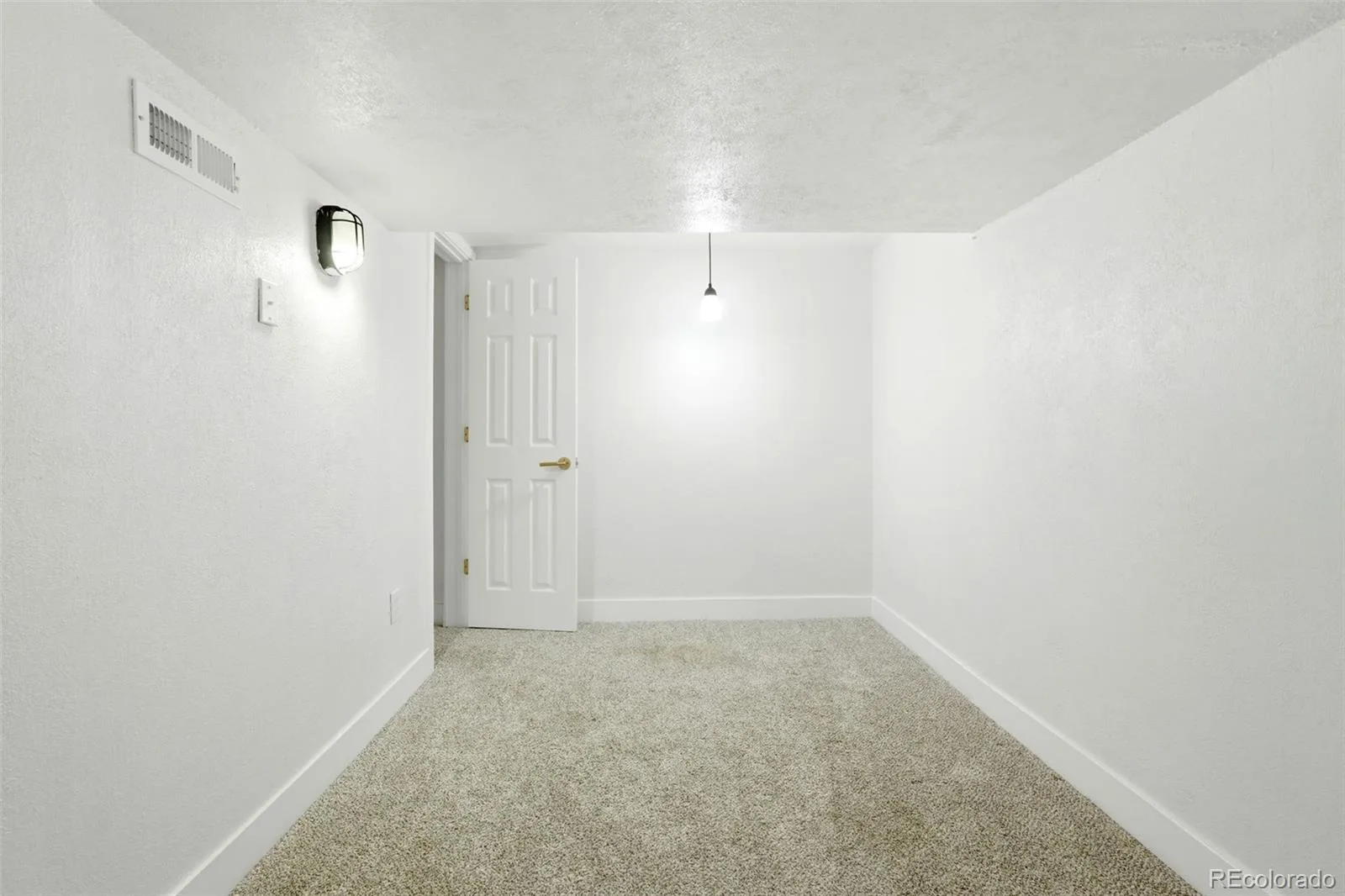 4267 Federal Boulevard Denver CO 80211 MLS #REC1946530 06092026074520 1600 33