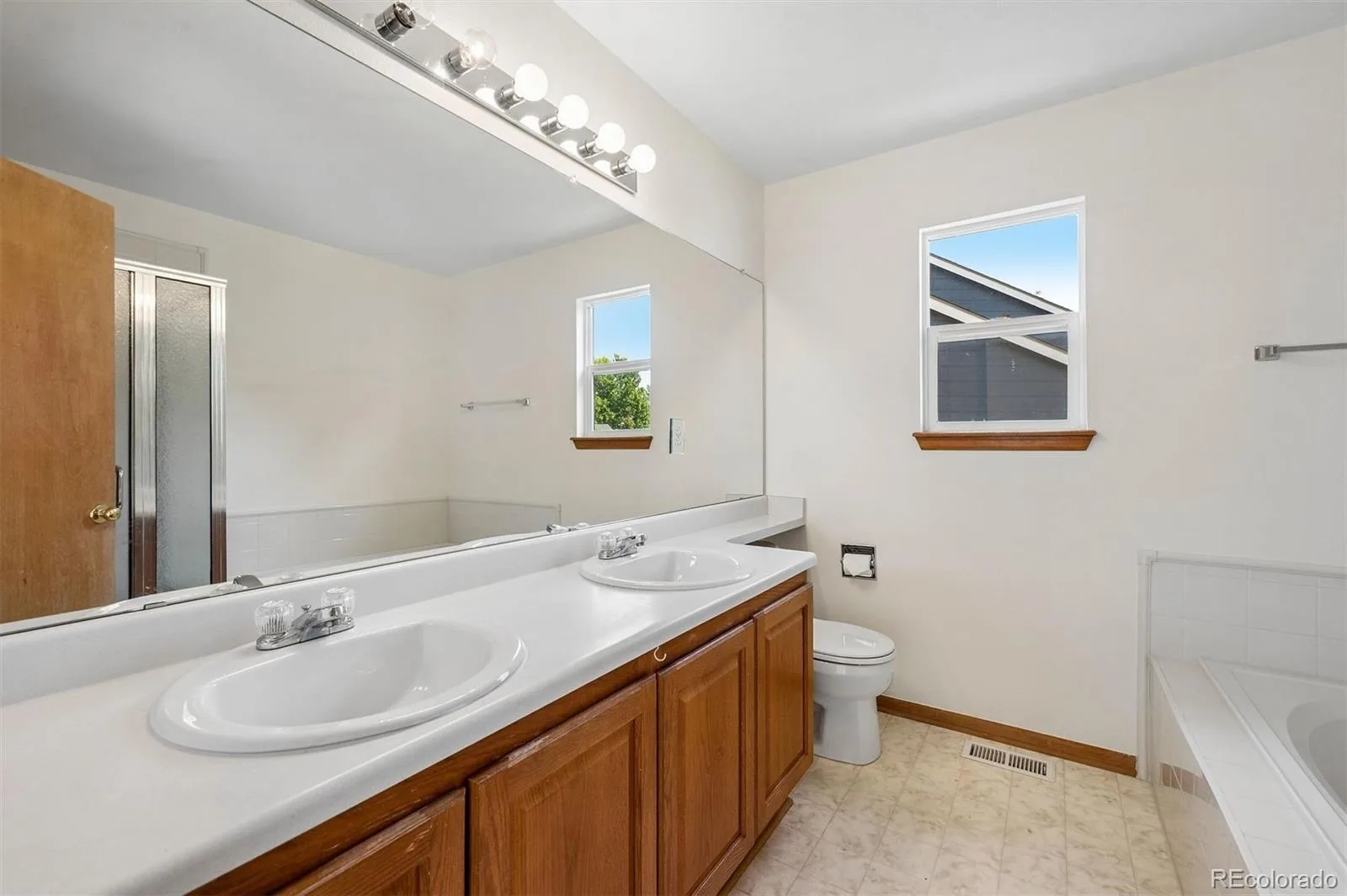 5114 S Jebel Street Centennial CO 80015 | MLS #REC1949022 07072026211440 1600 15