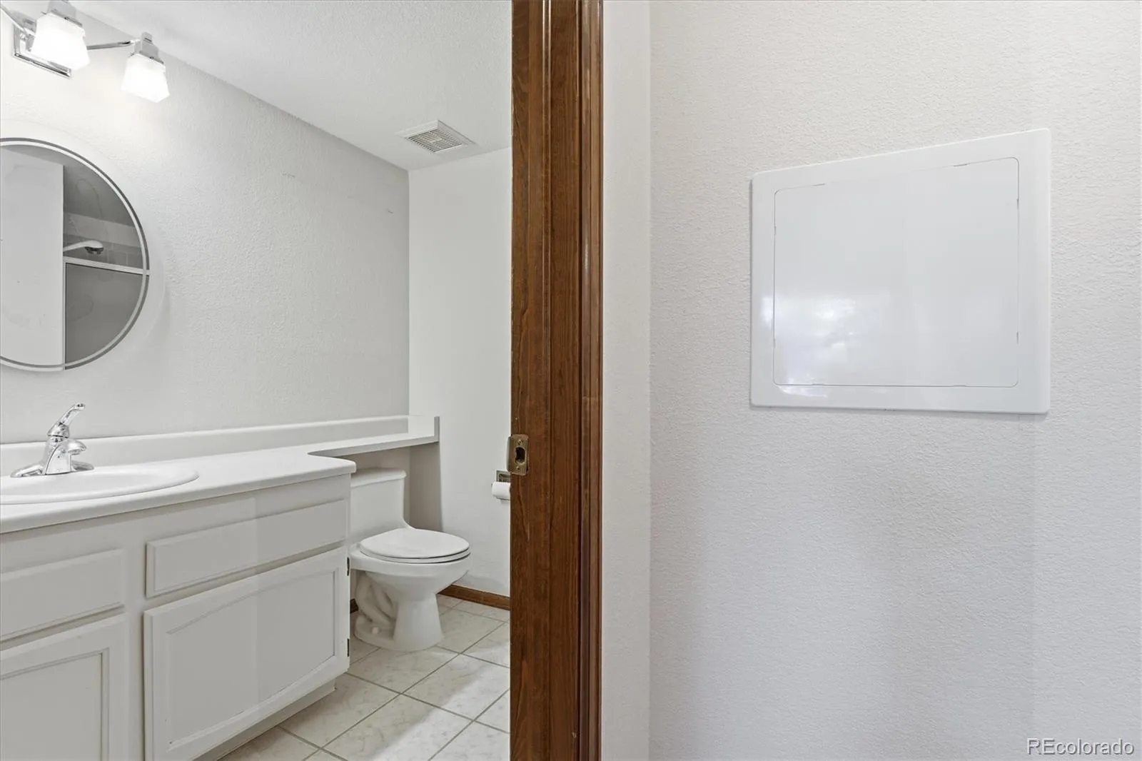 449 W Jamison Circle Littleton CO 80120 MLS #REC1949052 05052026223655 1600 14