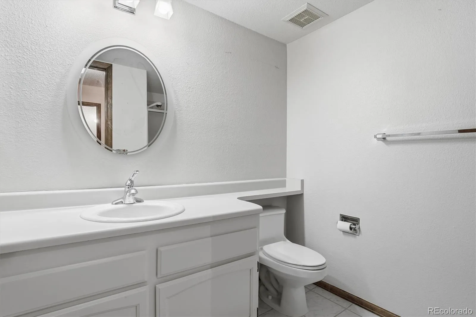 449 W Jamison Circle Littleton CO 80120 MLS #REC1949052 05052026223655 1600 15