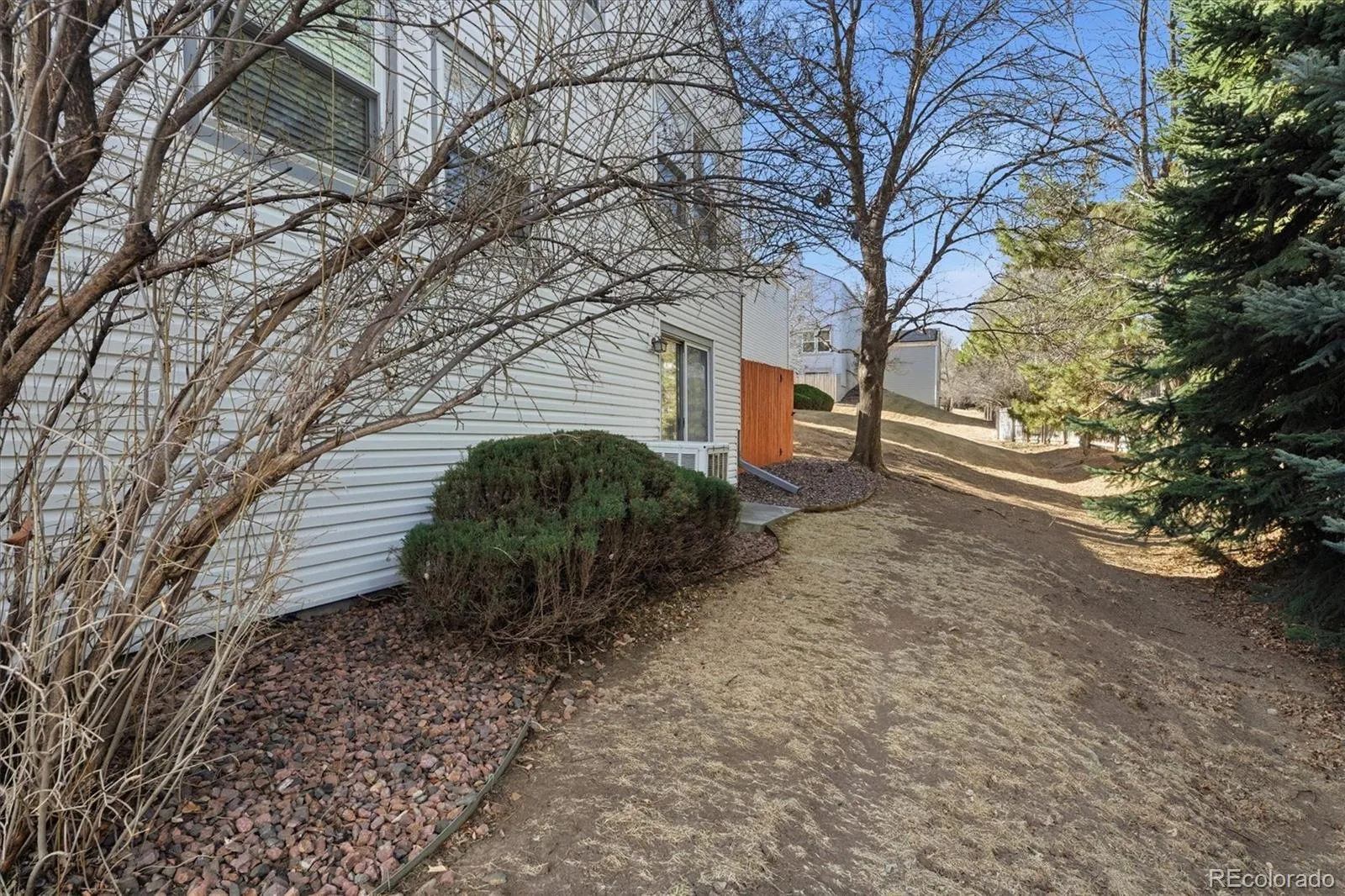 449 W Jamison Circle Littleton CO 80120 MLS #REC1949052 05052026223655 1600 21