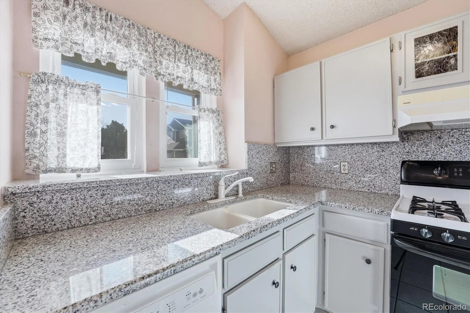 449 W Jamison Circle Littleton CO 80120 MLS #REC1949052 05052026223655 1600 3