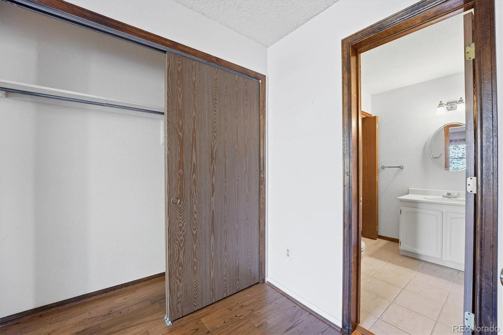 449 W Jamison Circle Littleton CO 80120 MLS #REC1949052 05052026223655 1600 9