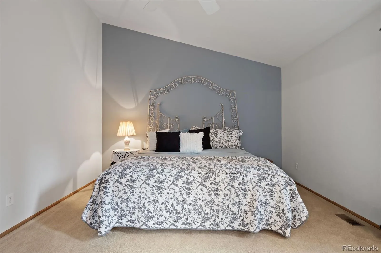 04042026000518 1600 34