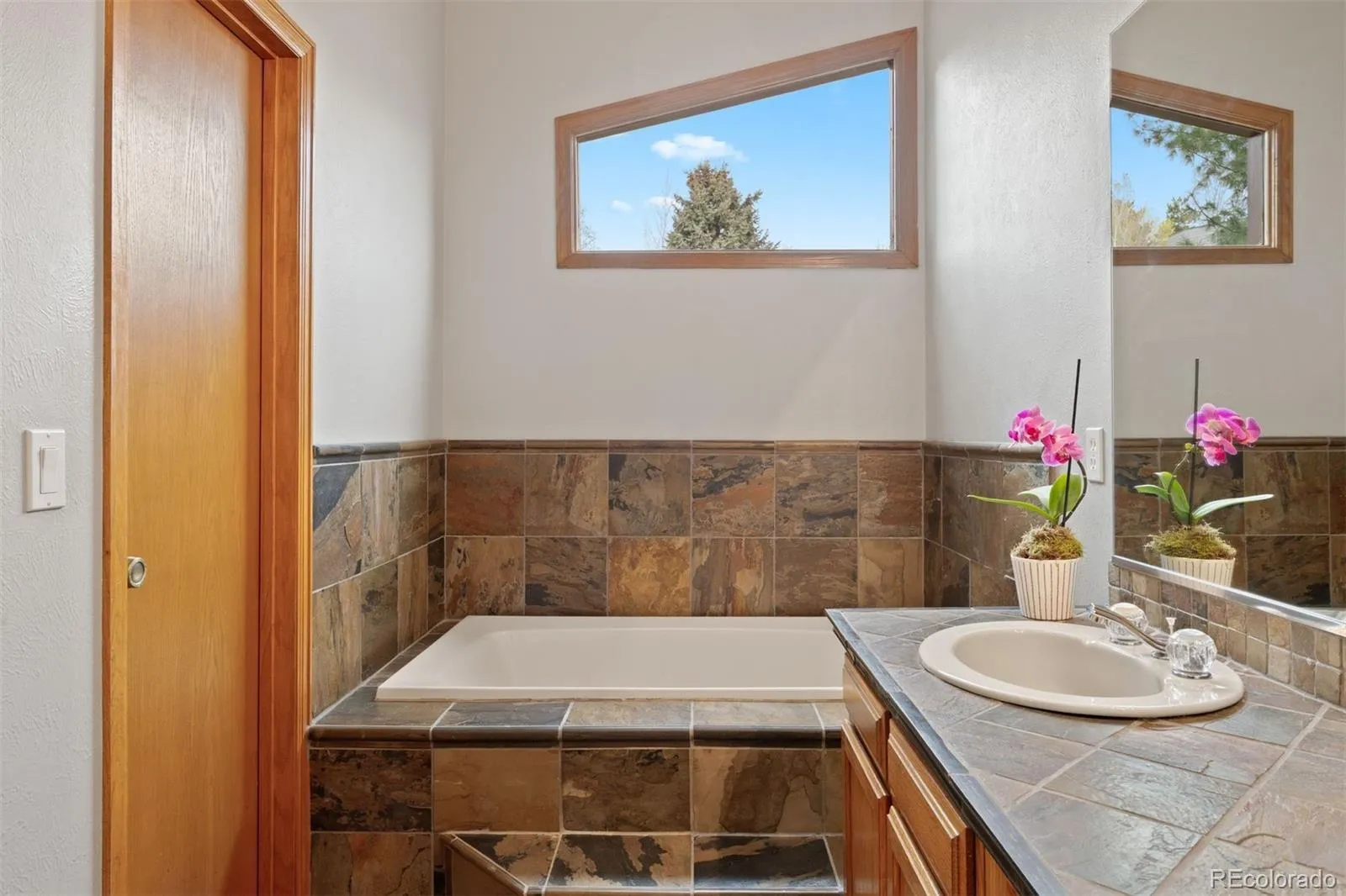 04042026000518 1600 36