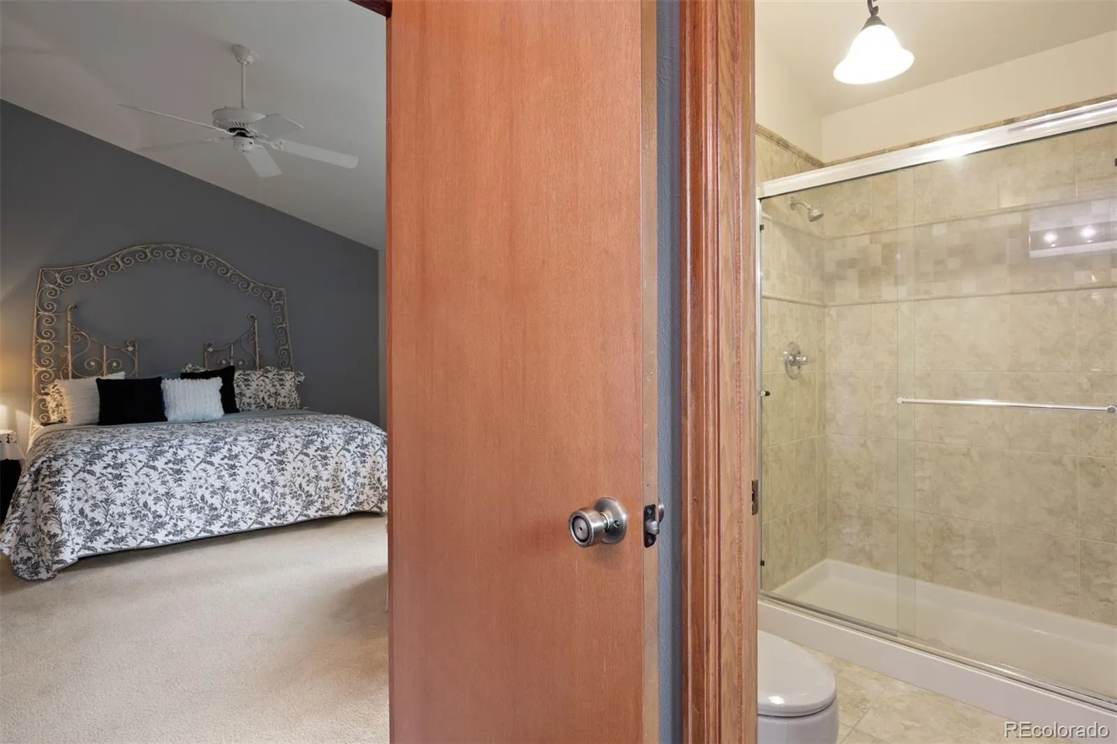 04042026000518 1600 37