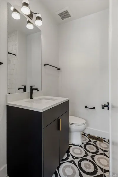 812 Dahlia Street Denver CO 80220 | MLS #REC1950679 08132026001539 800 22