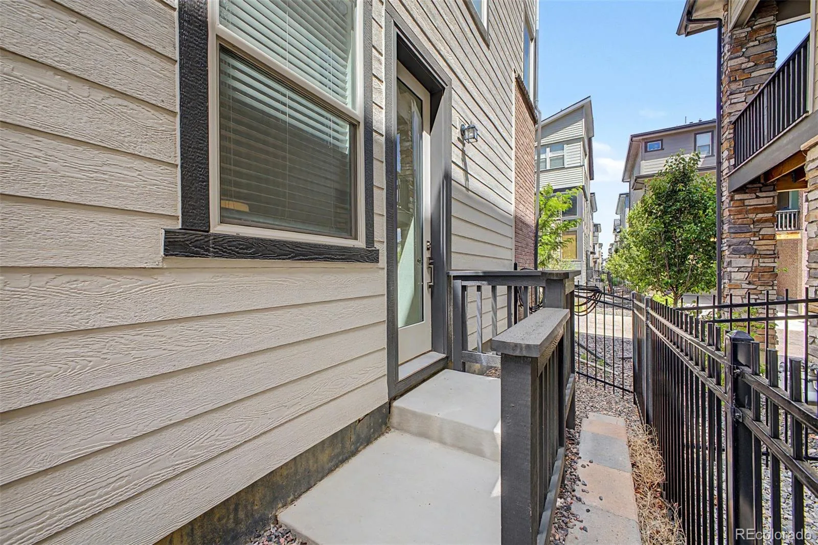 15763 W Girard Avenue Morrison CO 80465 | MLS #REC1950845 06162026022134 1600 32