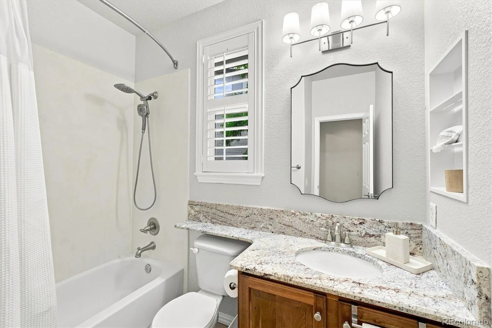 2908 Oakshire Court Littleton CO 80126 | MLS #REC1958454 08132026011504 1600 23