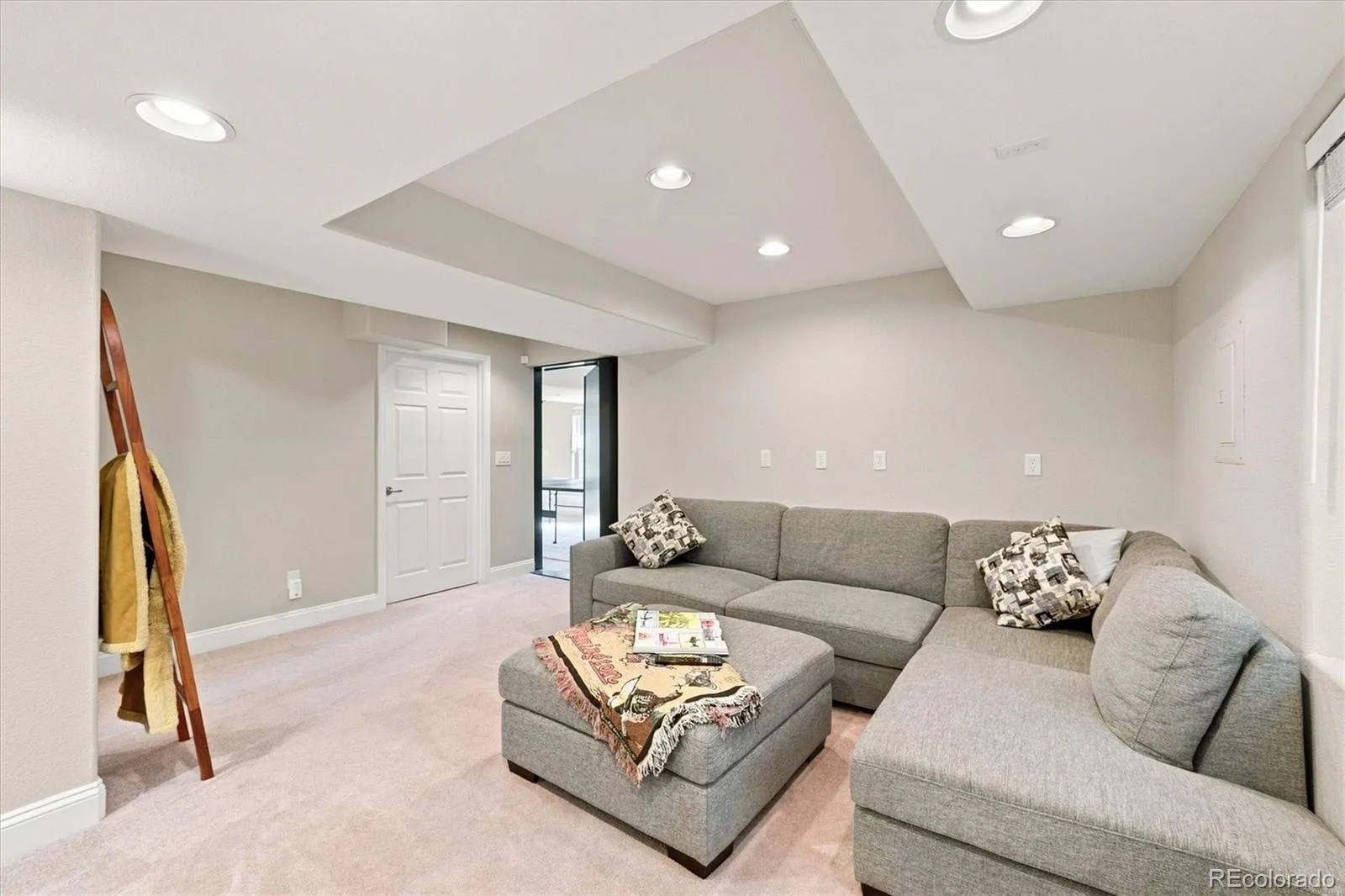 2908 Oakshire Court Littleton CO 80126 | MLS #REC1958454 08132026011504 1600 33