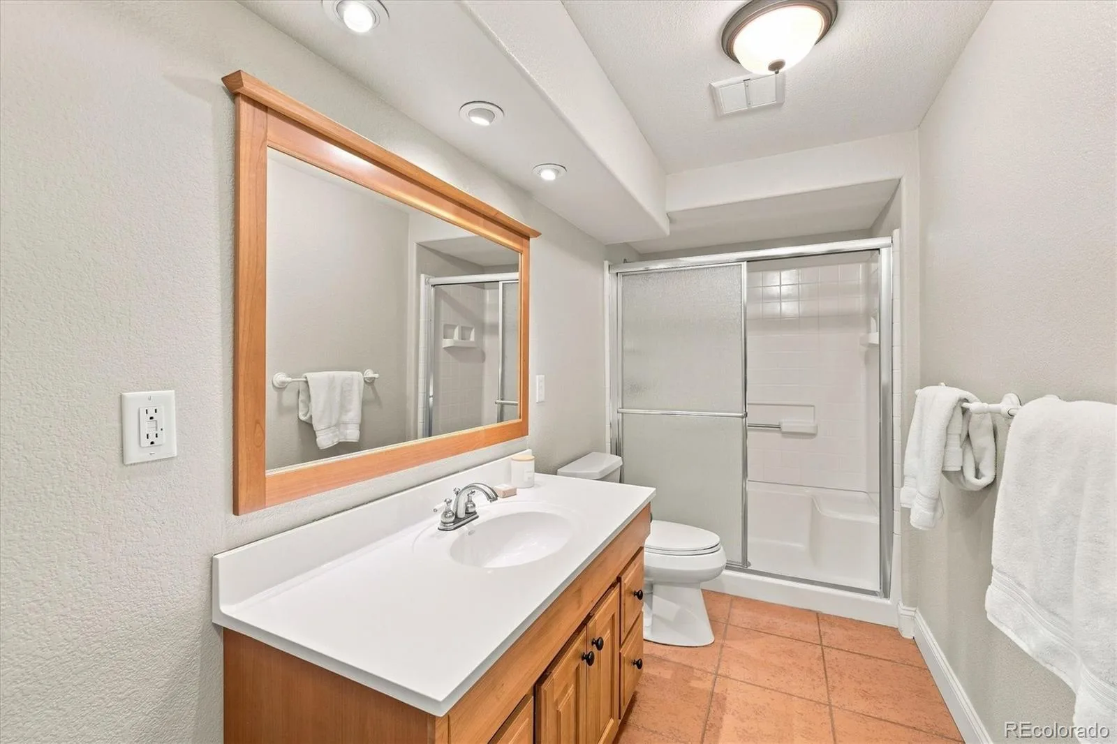 2908 Oakshire Court Littleton CO 80126 | MLS #REC1958454 08132026011504 1600 34