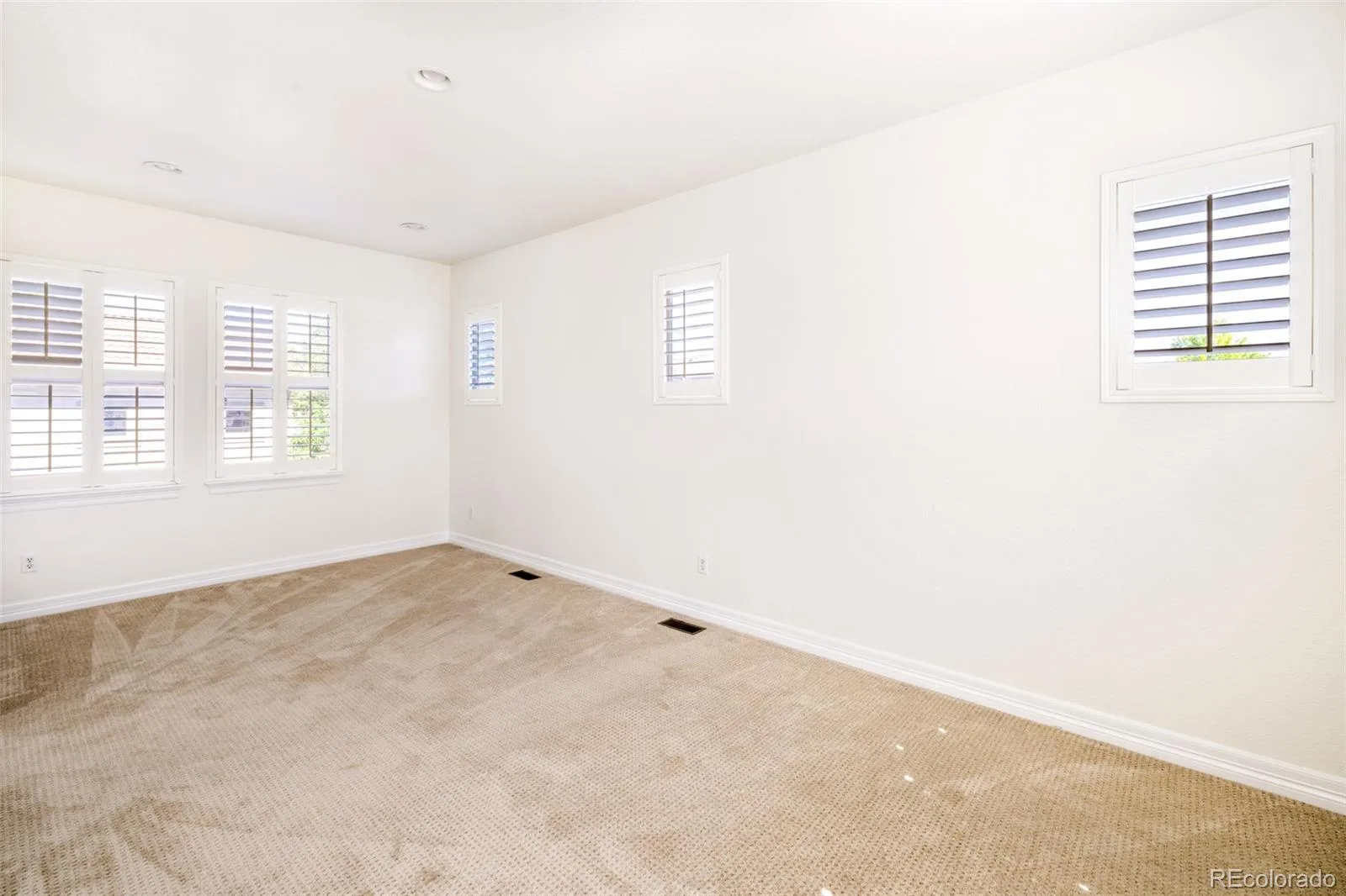9740 E 32nd Avenue Denver CO 80238 | MLS #REC1959069 08072026022249 1600 28