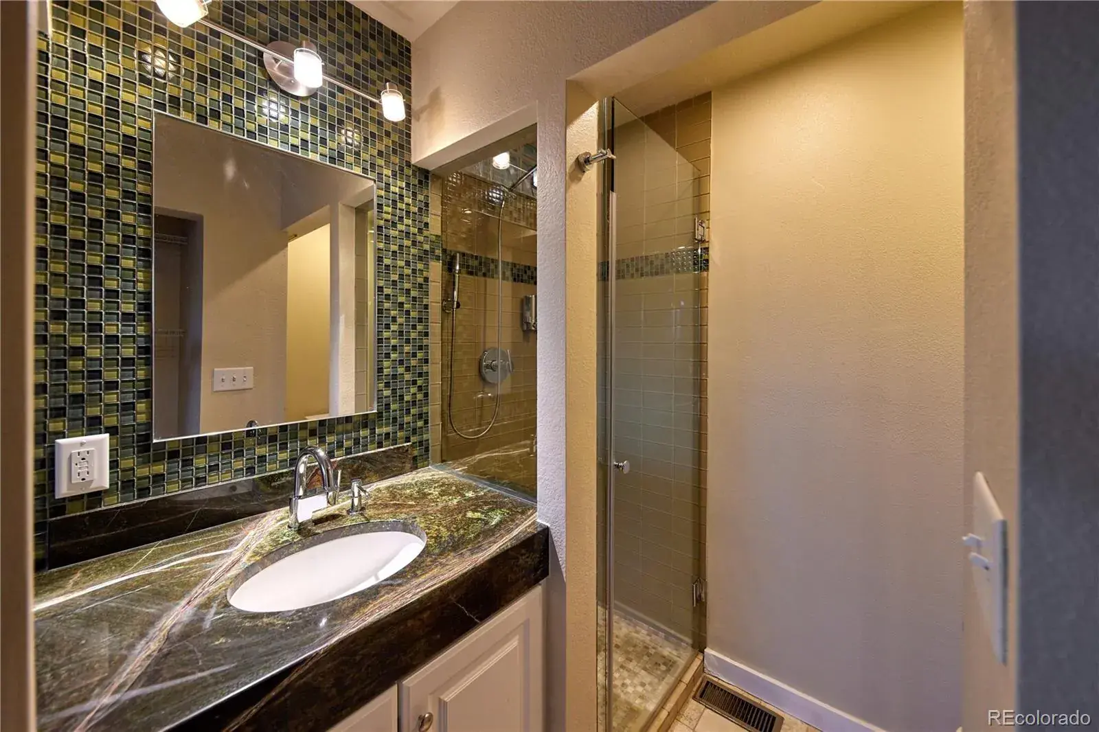 10302025214752 1600 19