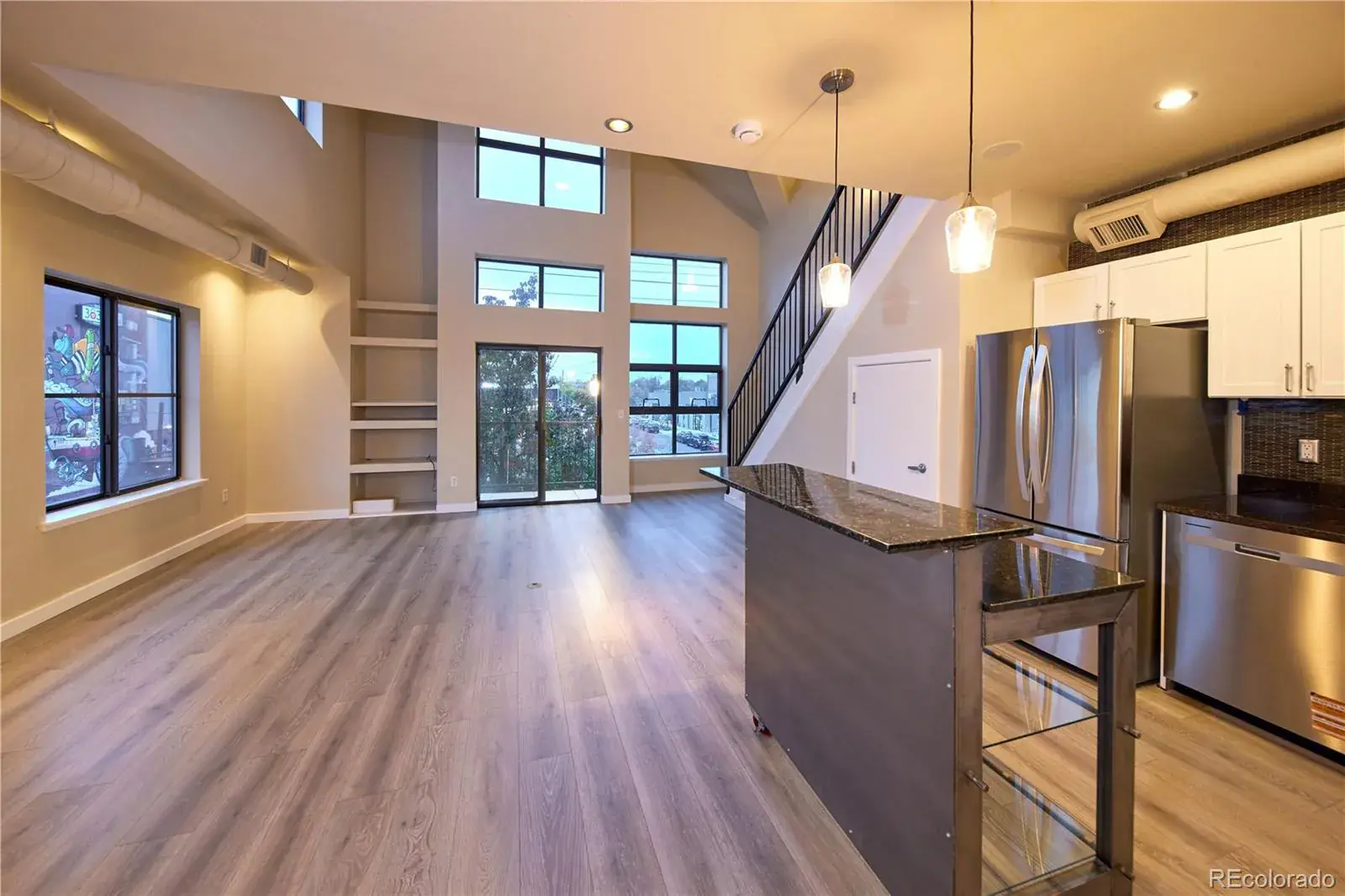 10302025214752 1600 22